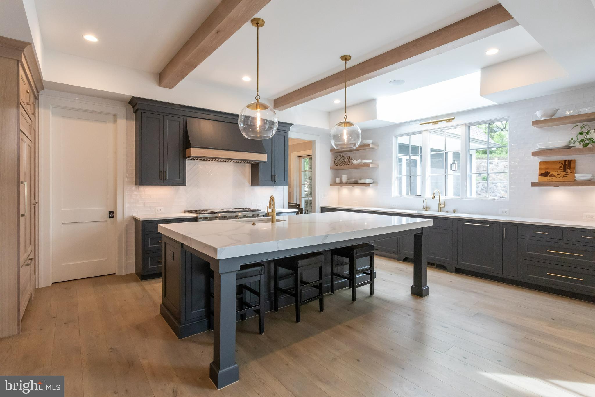 COUNTRY CLUB HILLS - Residential