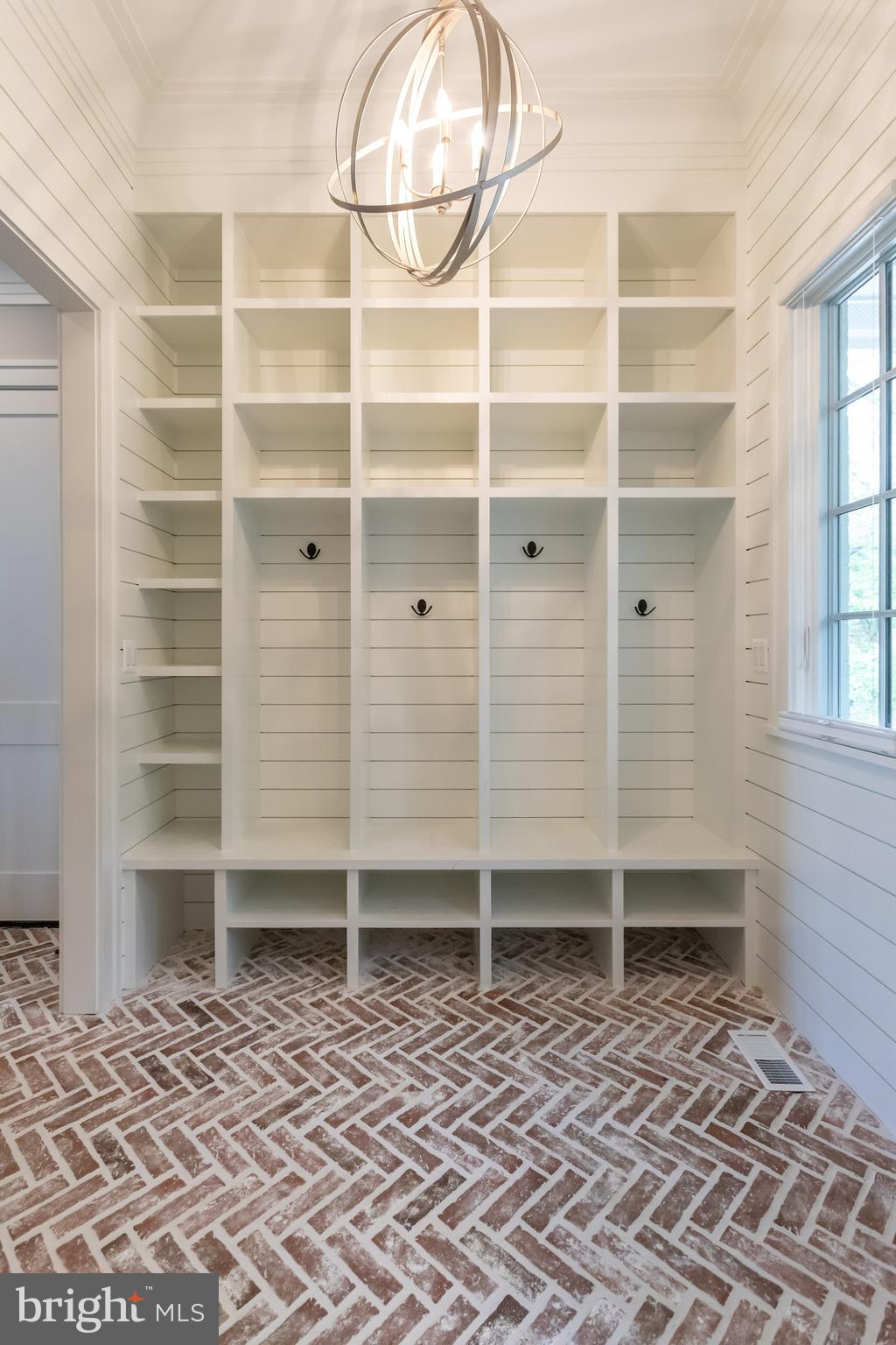 COUNTRY CLUB HILLS - Residential