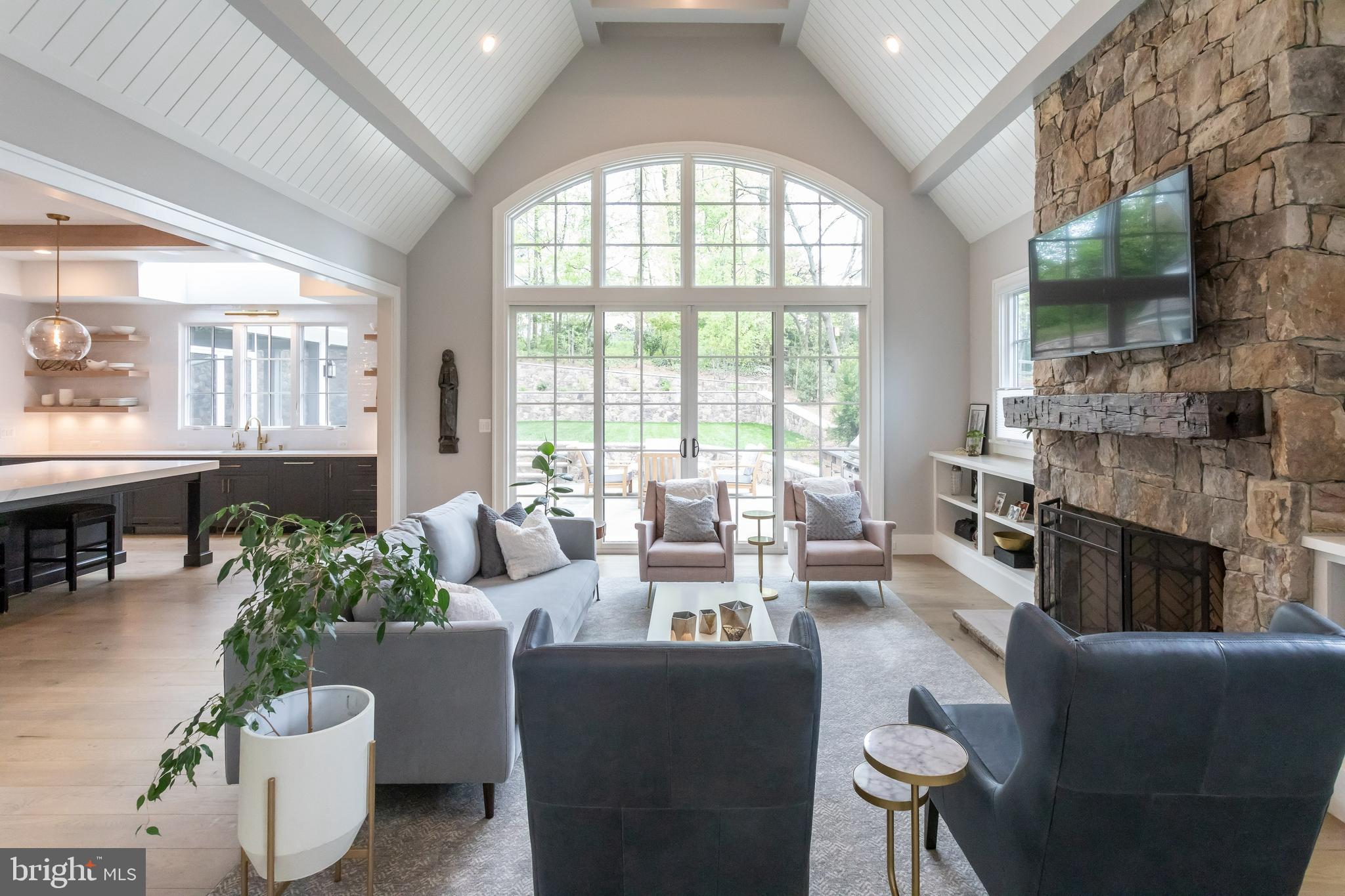 COUNTRY CLUB HILLS - Residential