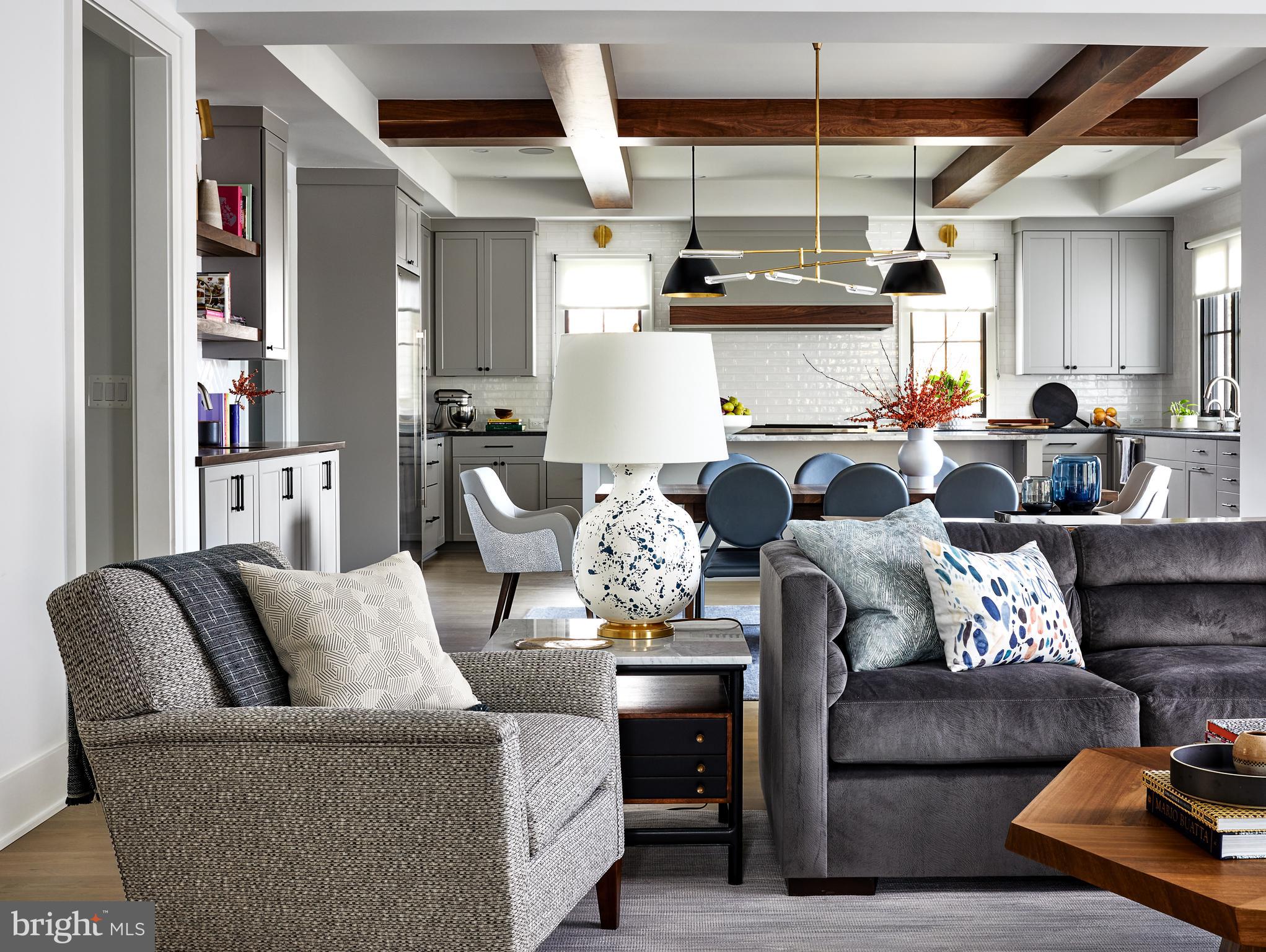 COUNTRY CLUB HILLS - Residential