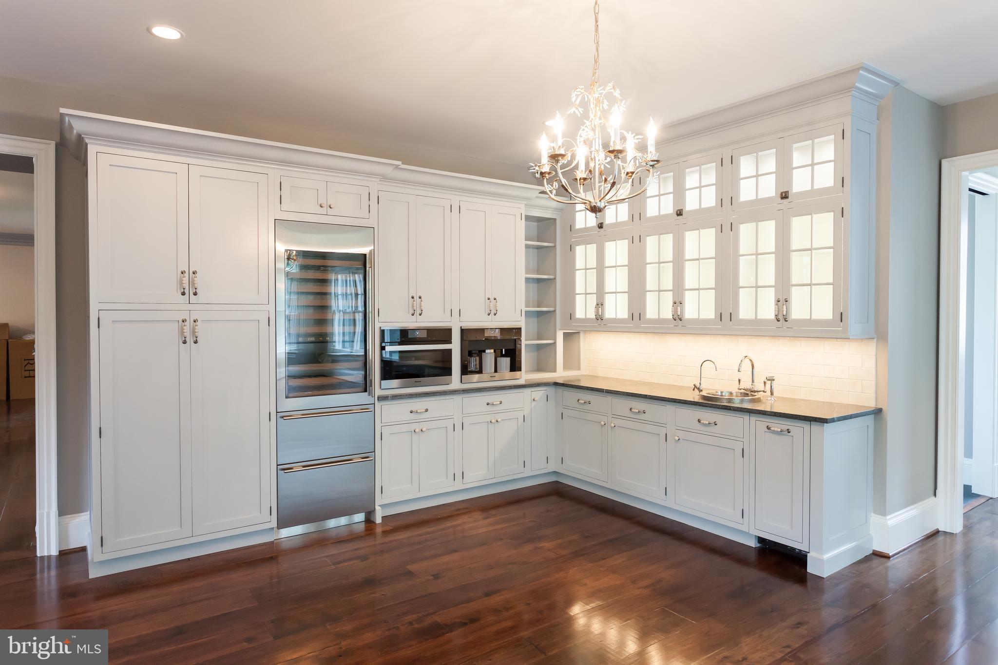 COUNTRY CLUB HILLS - Residential