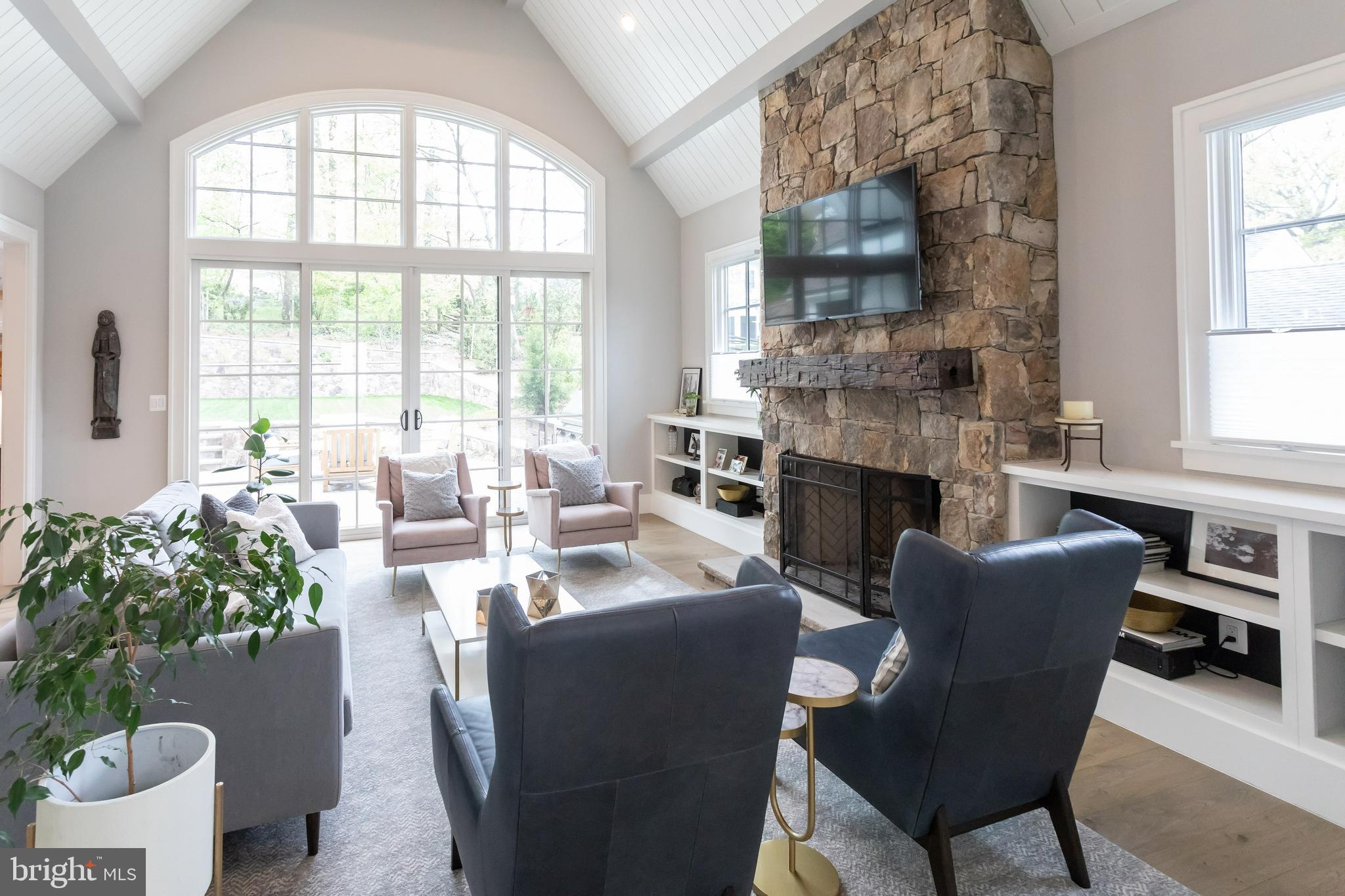 COUNTRY CLUB HILLS - Residential