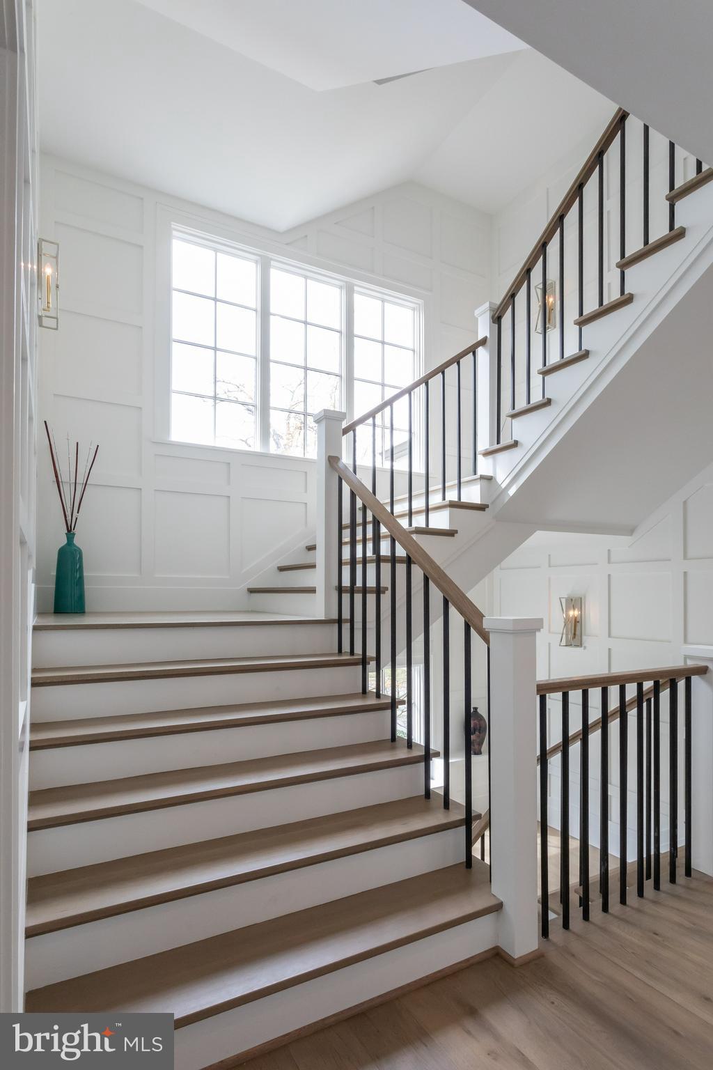 COUNTRY CLUB HILLS - Residential