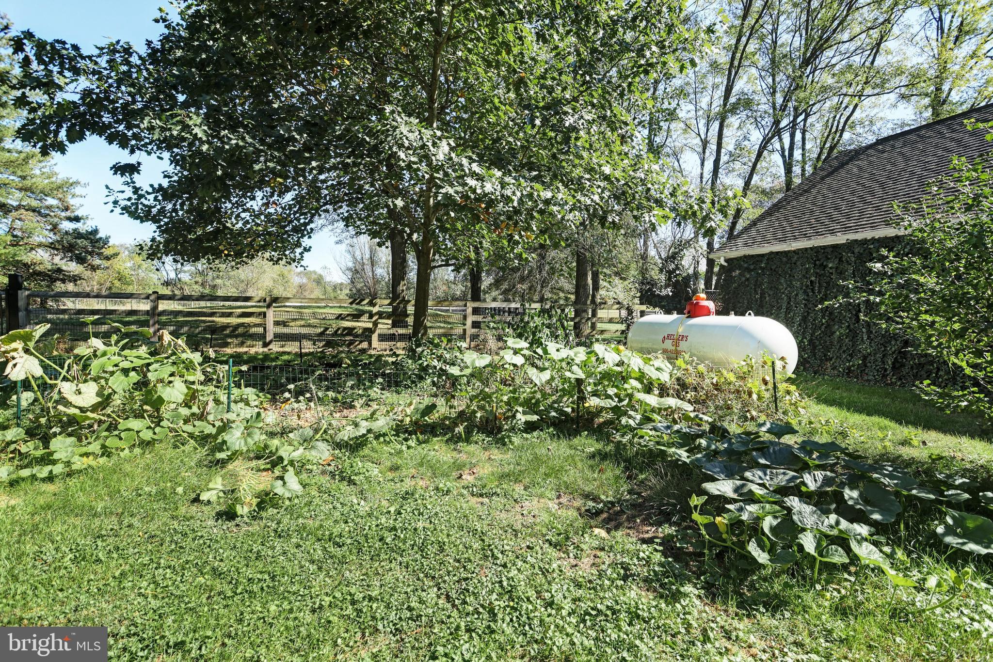 HUNTINGTON TOWNSHIP - Residential