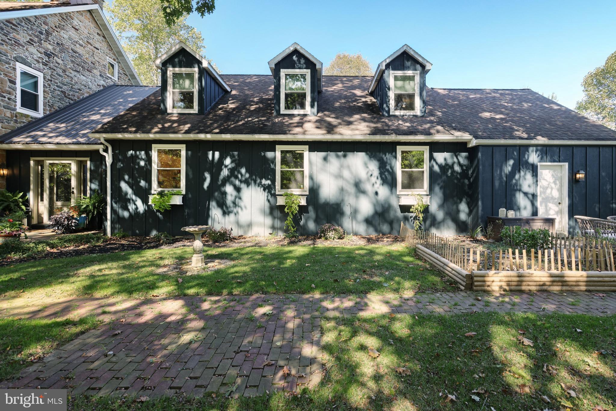 HUNTINGTON TOWNSHIP - Residential