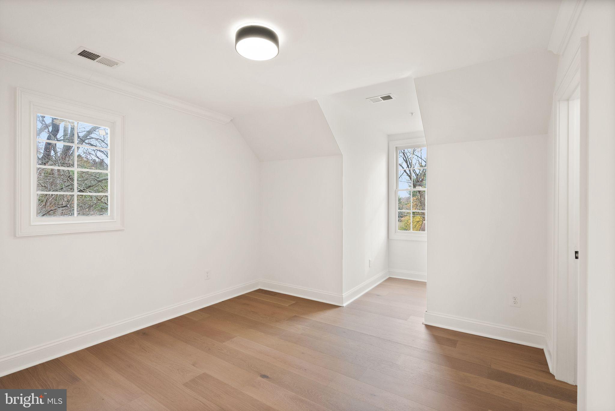 ROCK CREEK KNOLLS - Residential