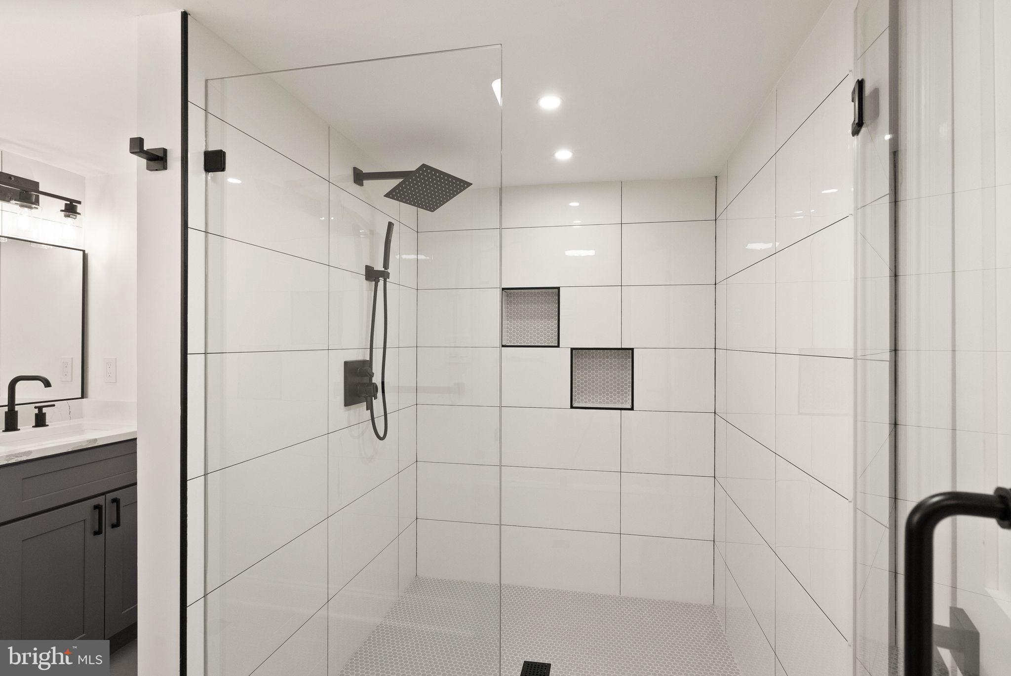 ROCK CREEK KNOLLS - Residential