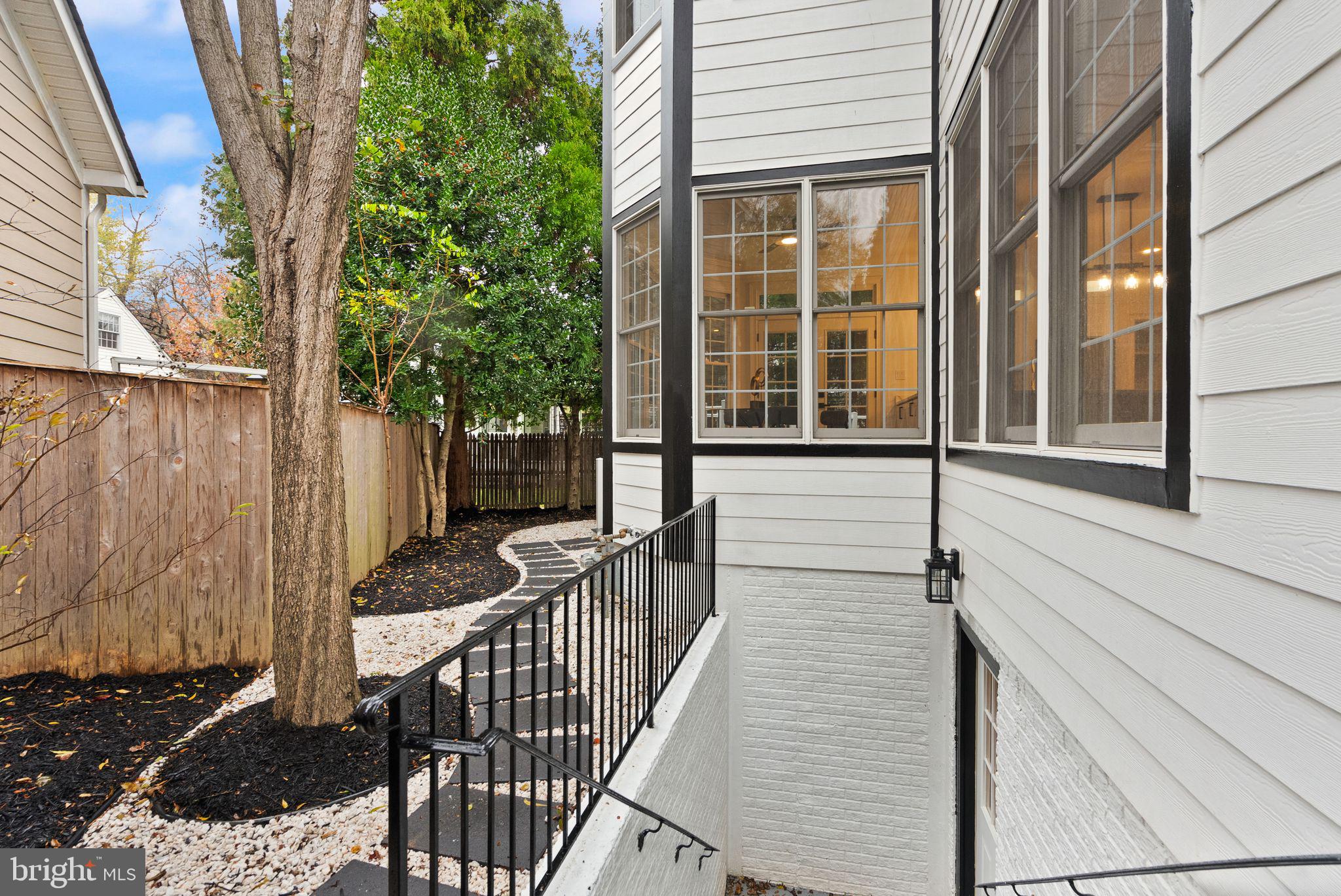 ROCK CREEK KNOLLS - Residential