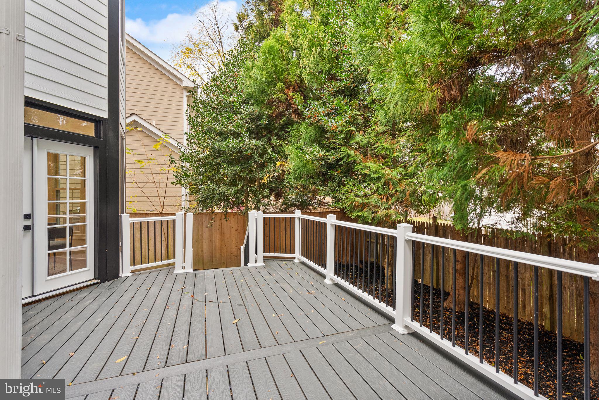 ROCK CREEK KNOLLS - Residential