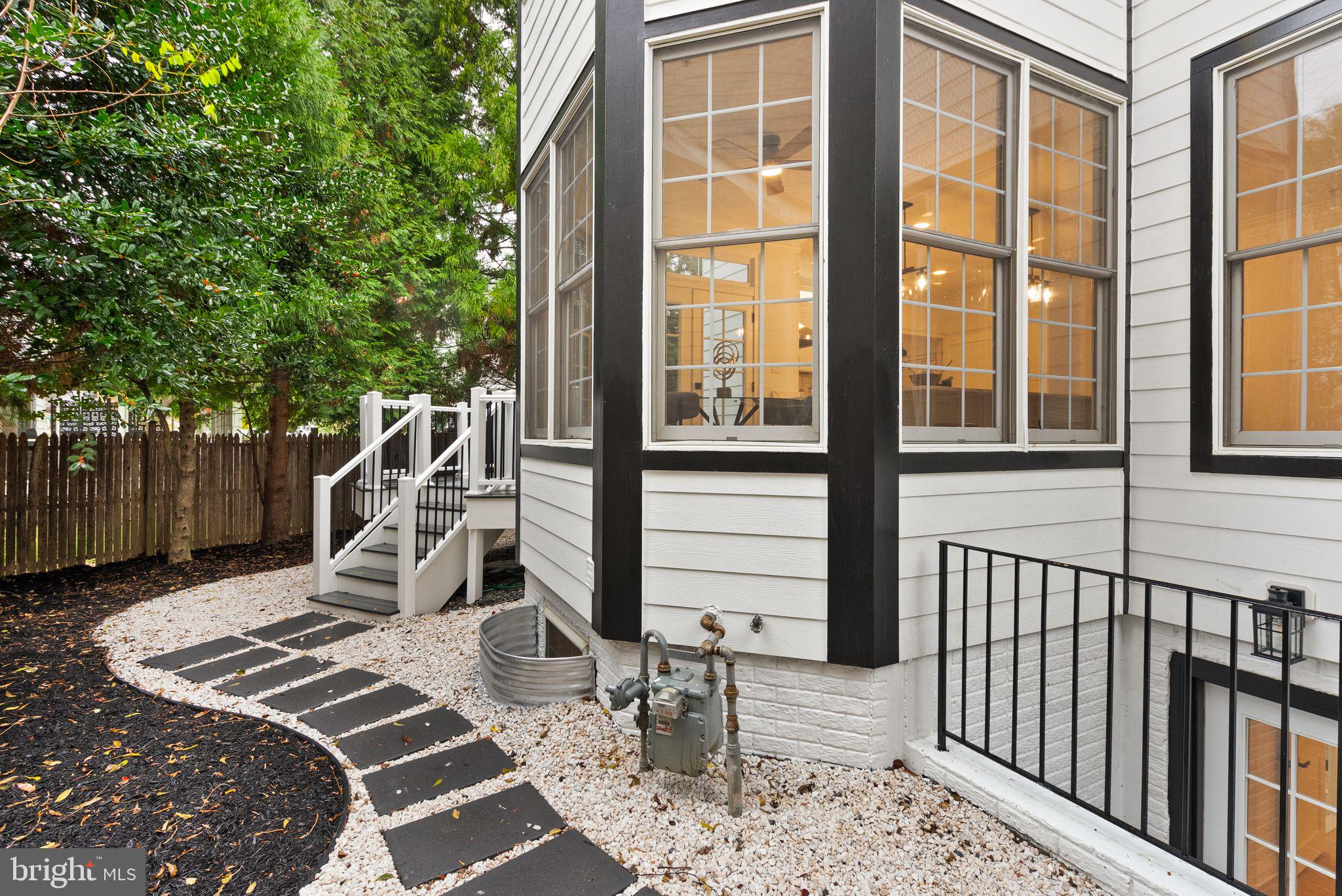 ROCK CREEK KNOLLS - Residential