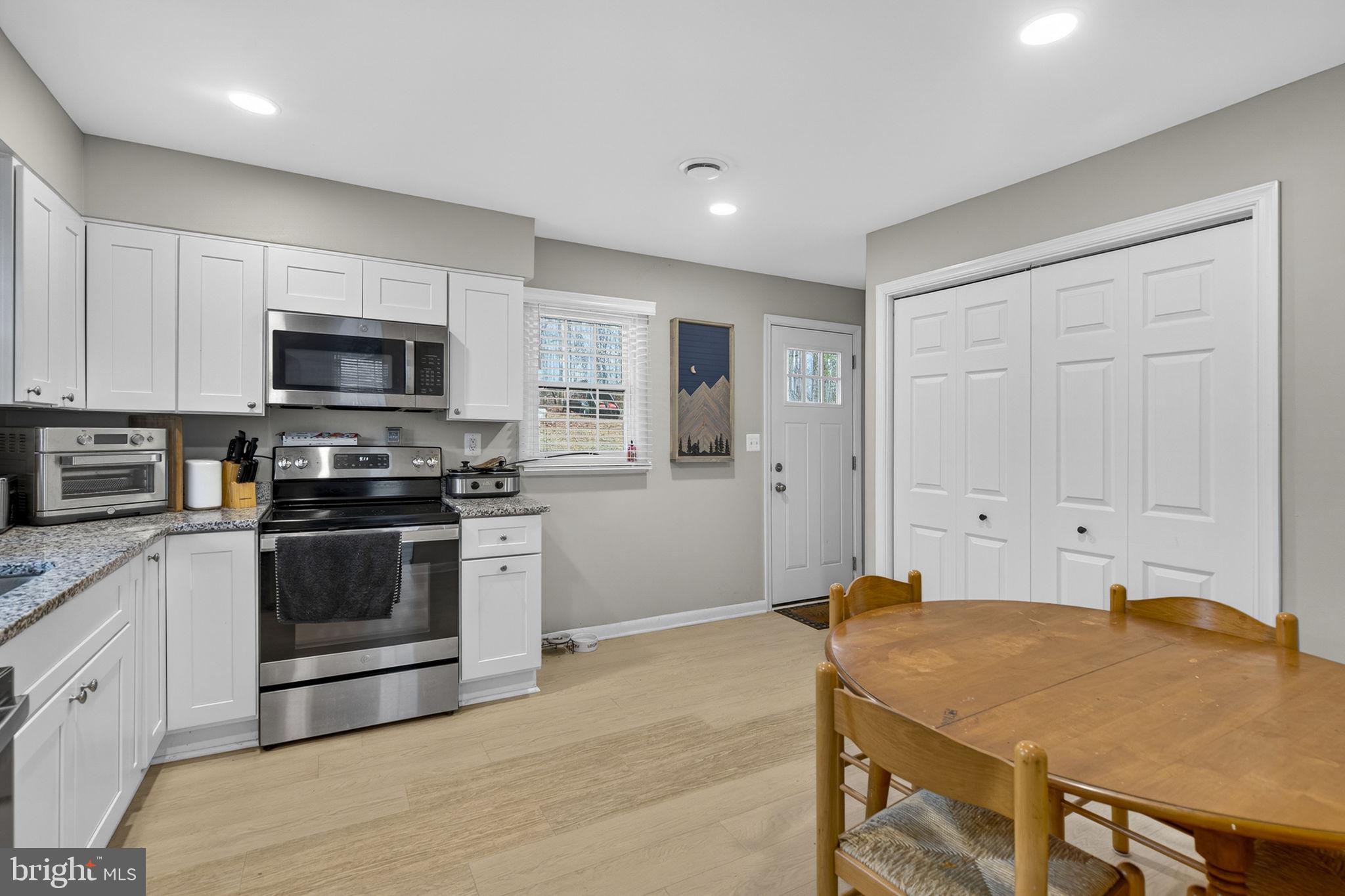 7-27 & 7-27F FLETCHER LANE