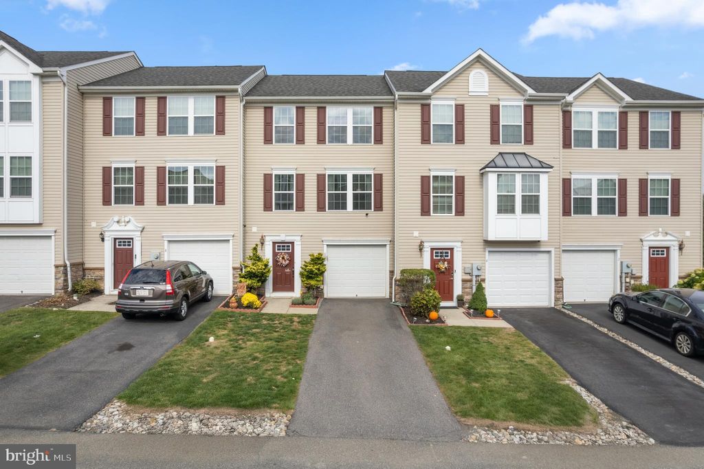 Photo of 6 Gold Rose Lane, EASTON, PA 18045 (MLS # PANH2008726)