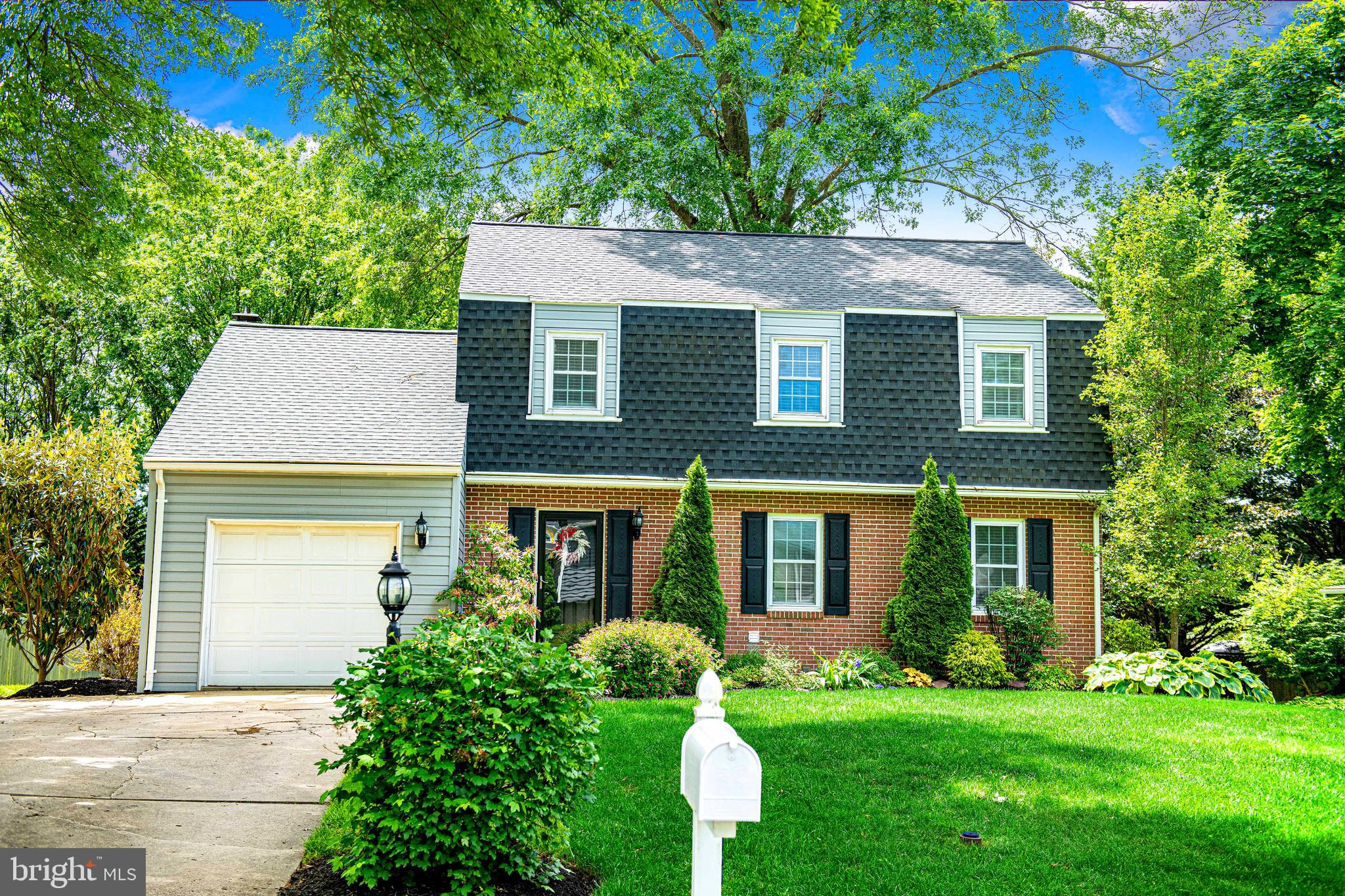 1502 AMESBURY COURT