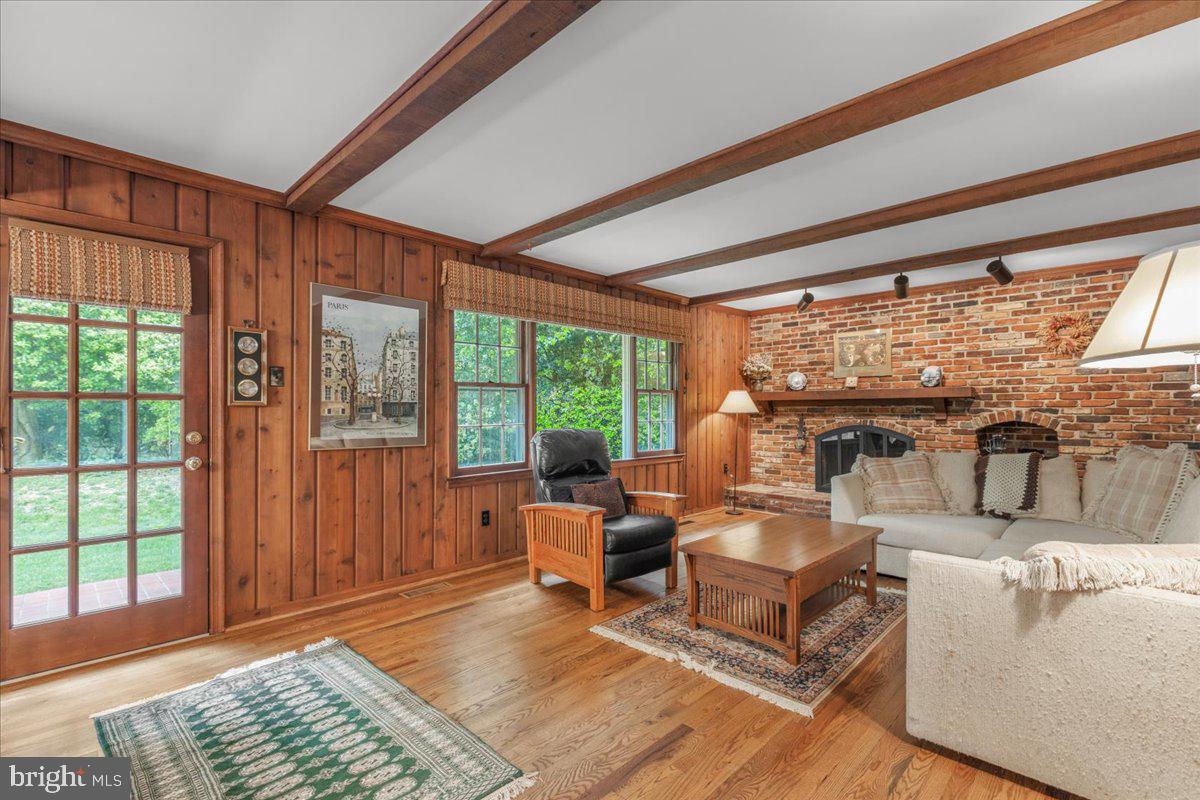 CAMELOT - Residential