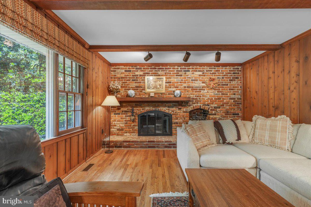 CAMELOT - Residential