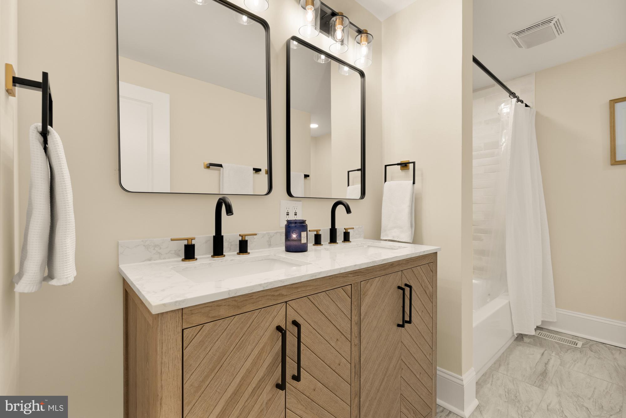 BUTCHERS HILL - Residential