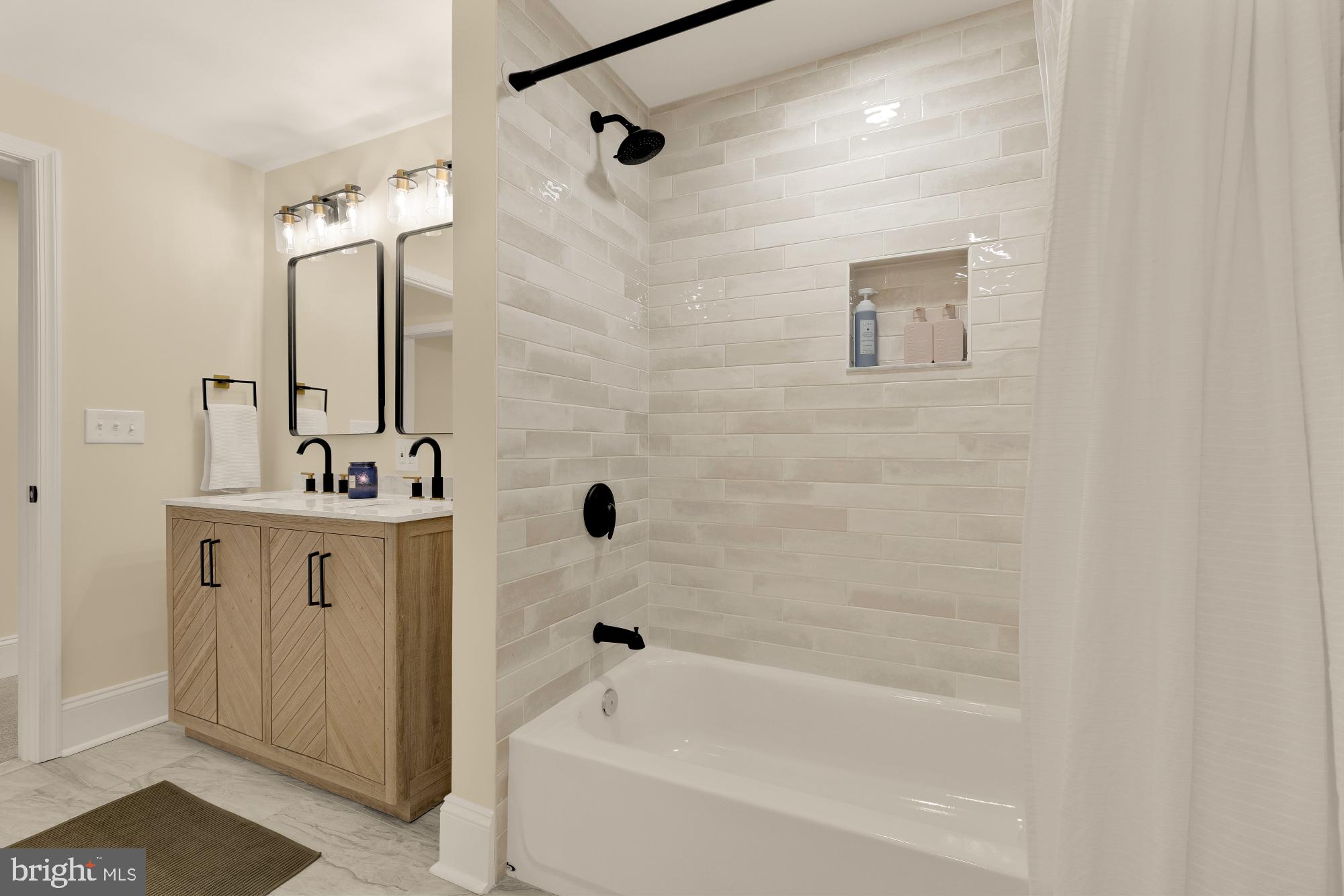 BUTCHERS HILL - Residential