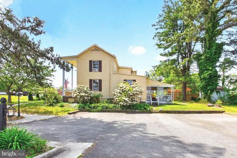 Photo of 605 Mineral Avenue, MINERAL, VA 23117 (MLS # VALA2009740)