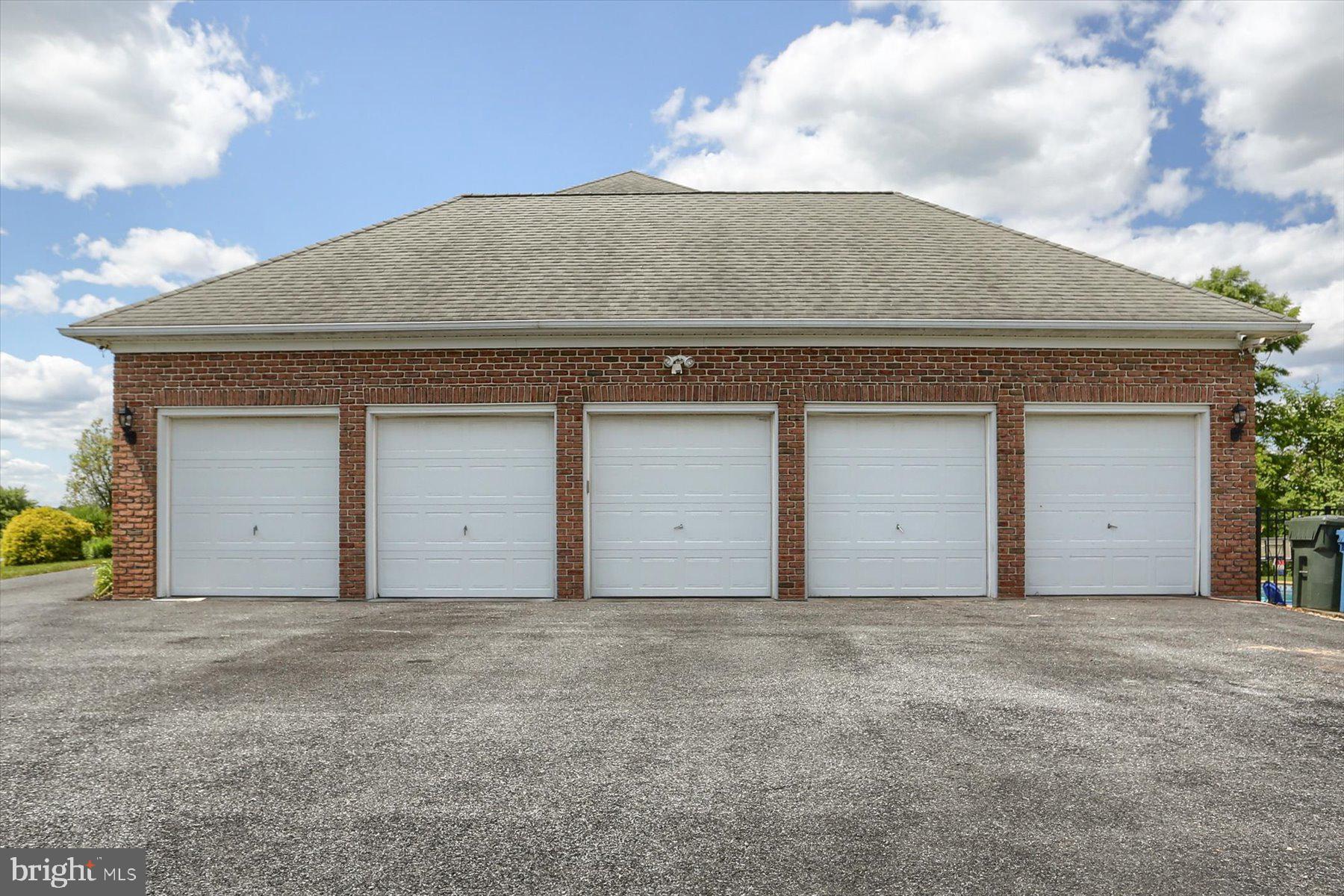 FORD FARM - Residential