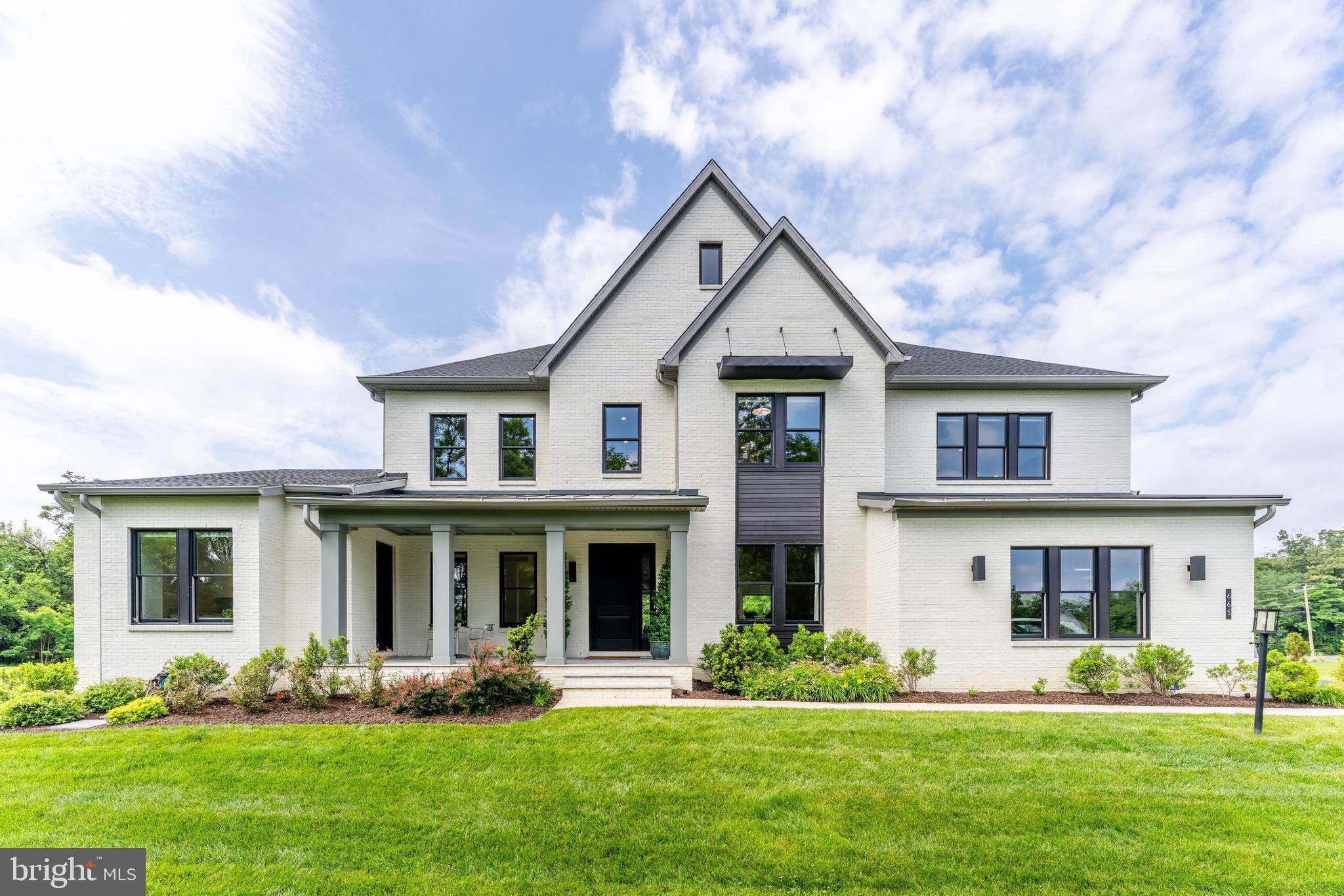 665 STRATFORD HILL COURT