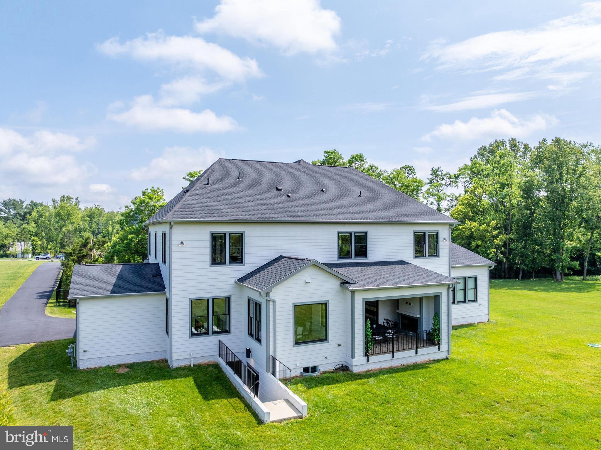 665 STRATFORD HILL COURT
