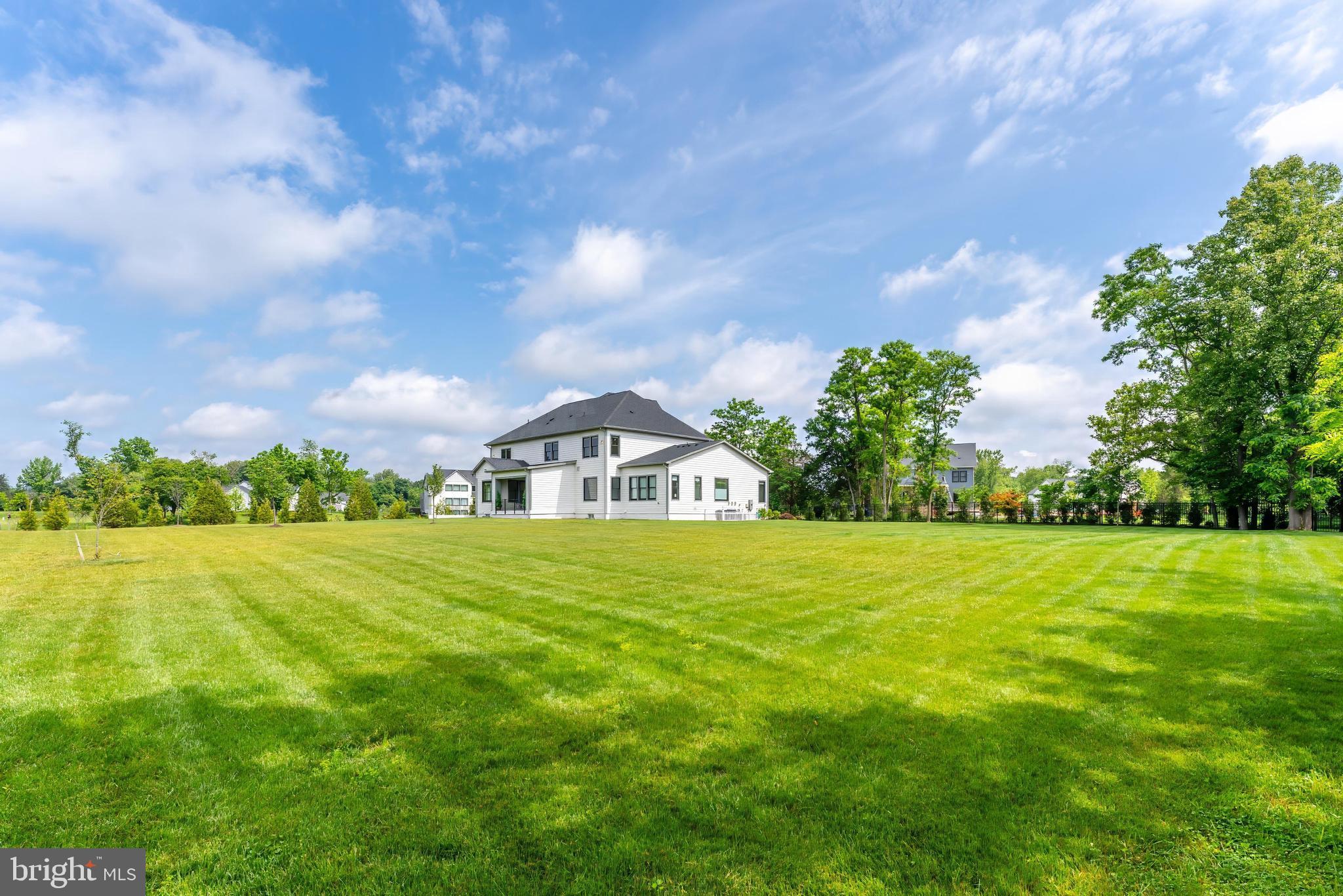 665 STRATFORD HILL COURT
