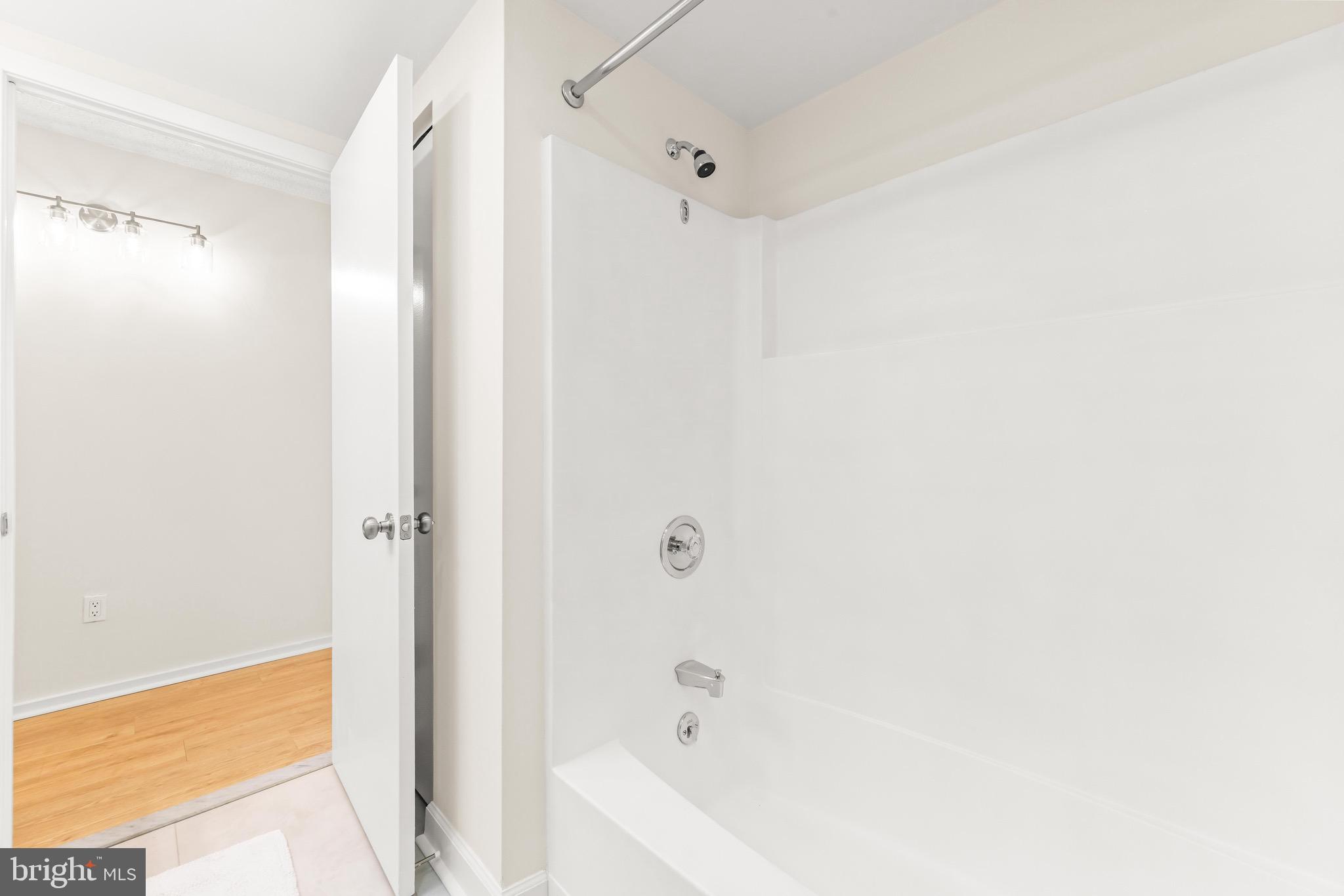 WINTHROP HOUSE - Residential