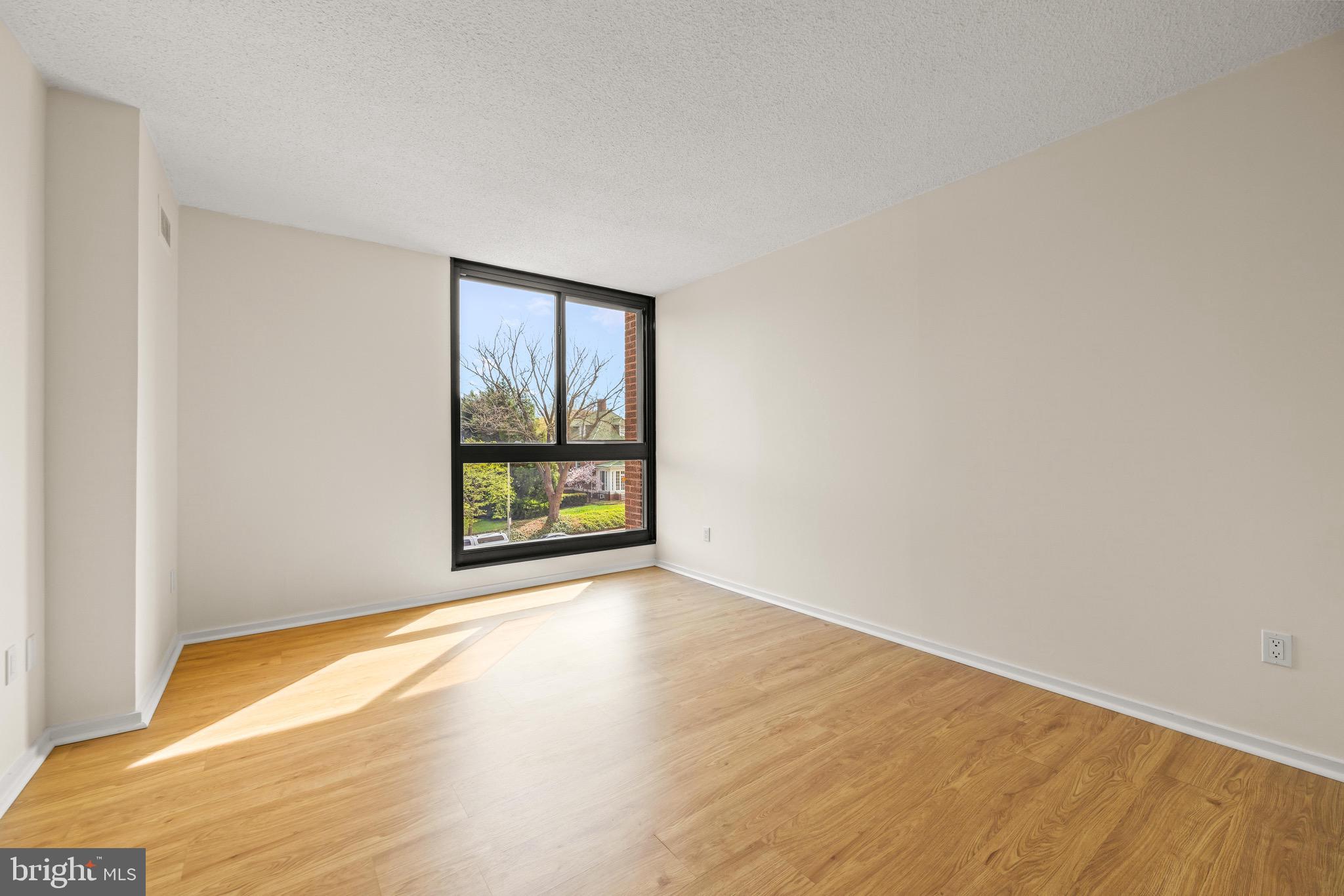 WINTHROP HOUSE - Residential