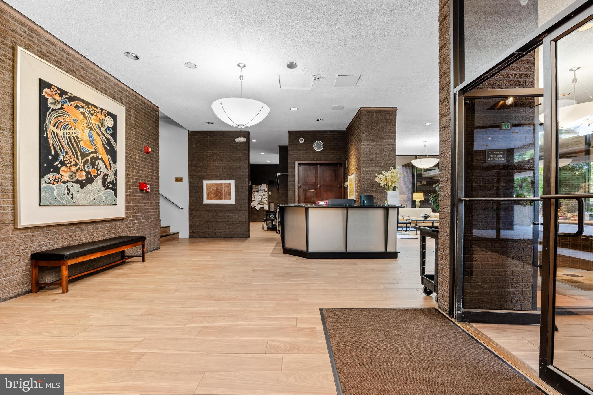 WINTHROP HOUSE - Residential