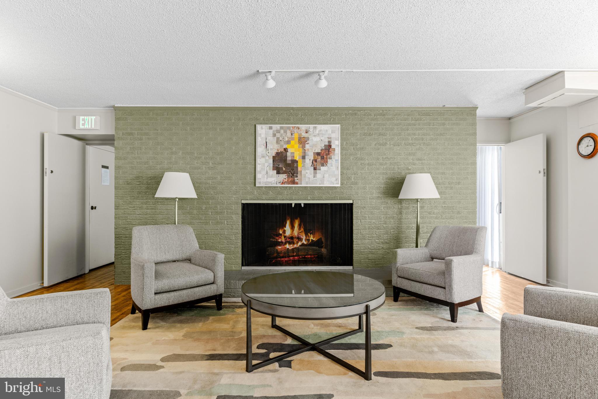 WINTHROP HOUSE - Residential