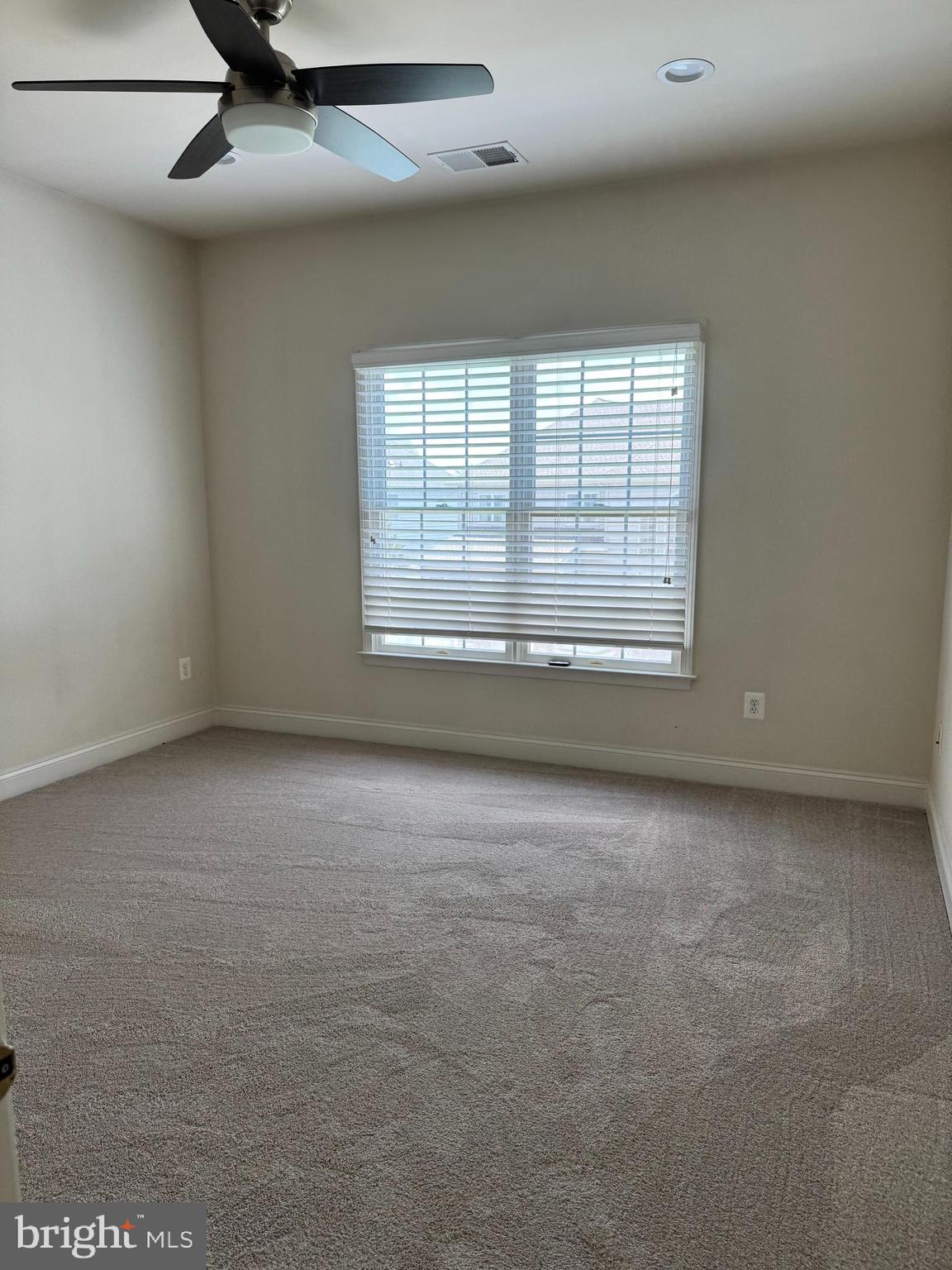 LOUDOUN VALLEY VILLAGES - Residential Lease