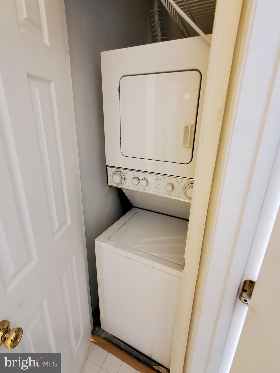 BOWIE TOWERS - Residential Lease