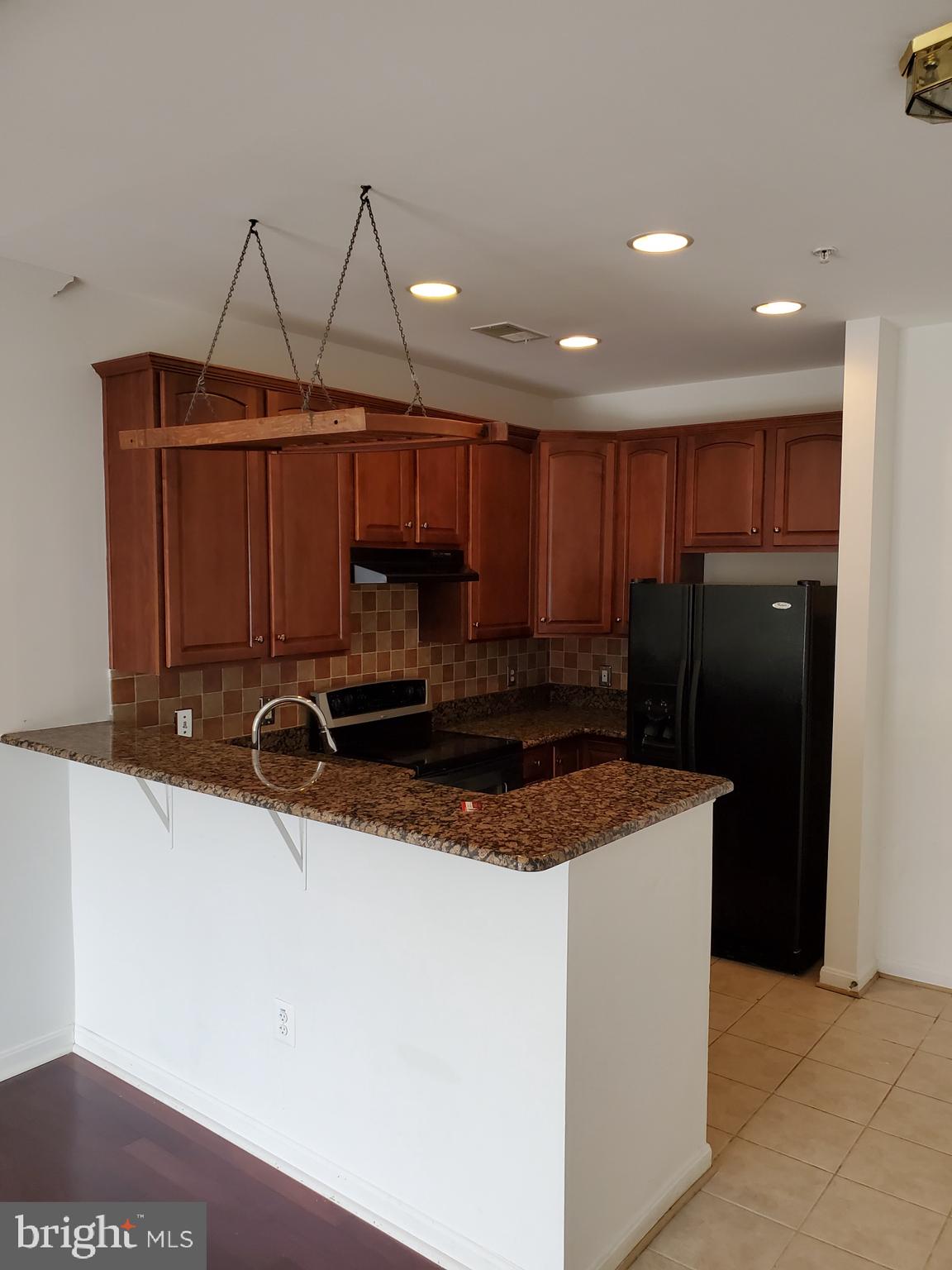 BOWIE TOWERS - Residential Lease