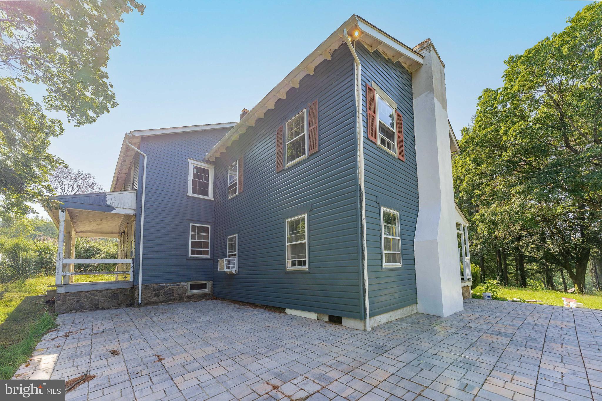 861 HILLSDALE ROAD