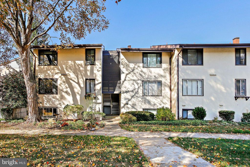 Photo of 10071 Windstream Drive #1, COLUMBIA, MD 21044 (MLS # MDHW2060940)