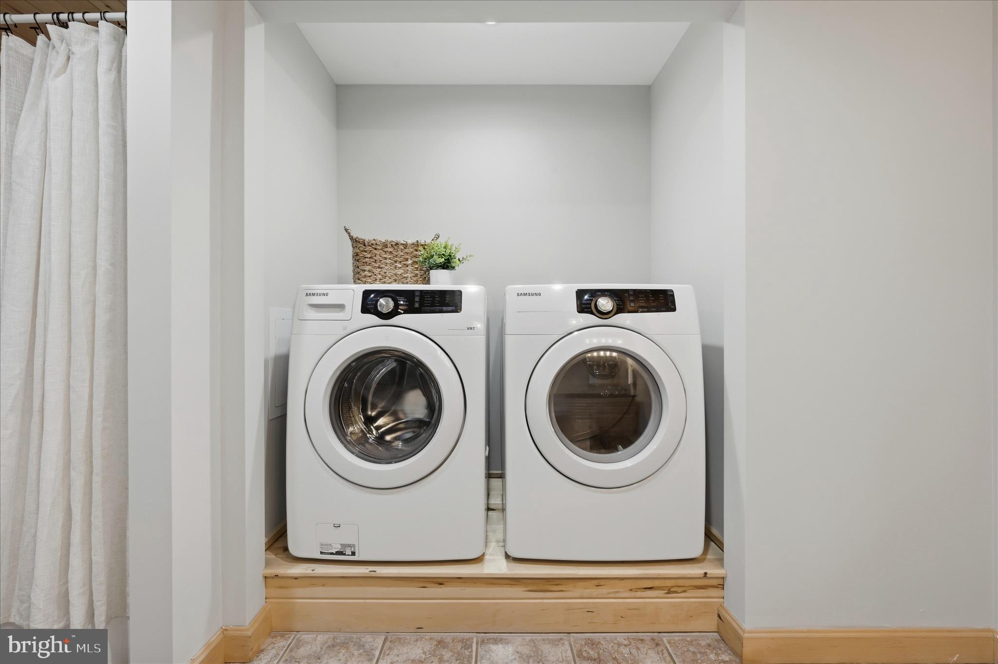 ASHTON FOREST - Residential