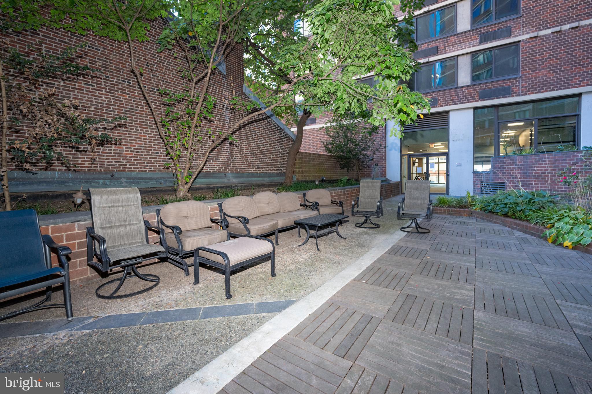 ACADEMY HOUSE - Residential