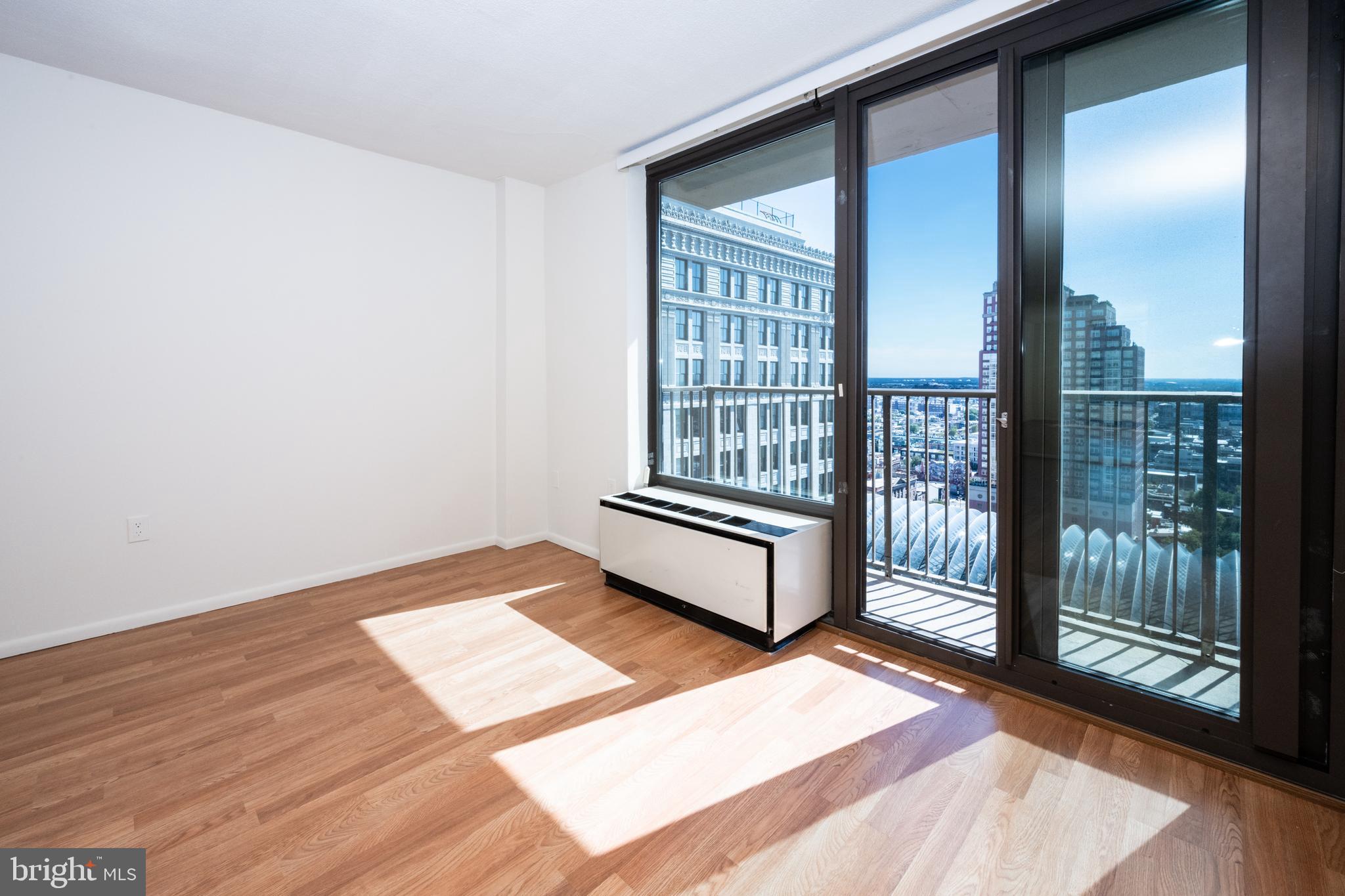 1420 LOCUST STREET 00 24R