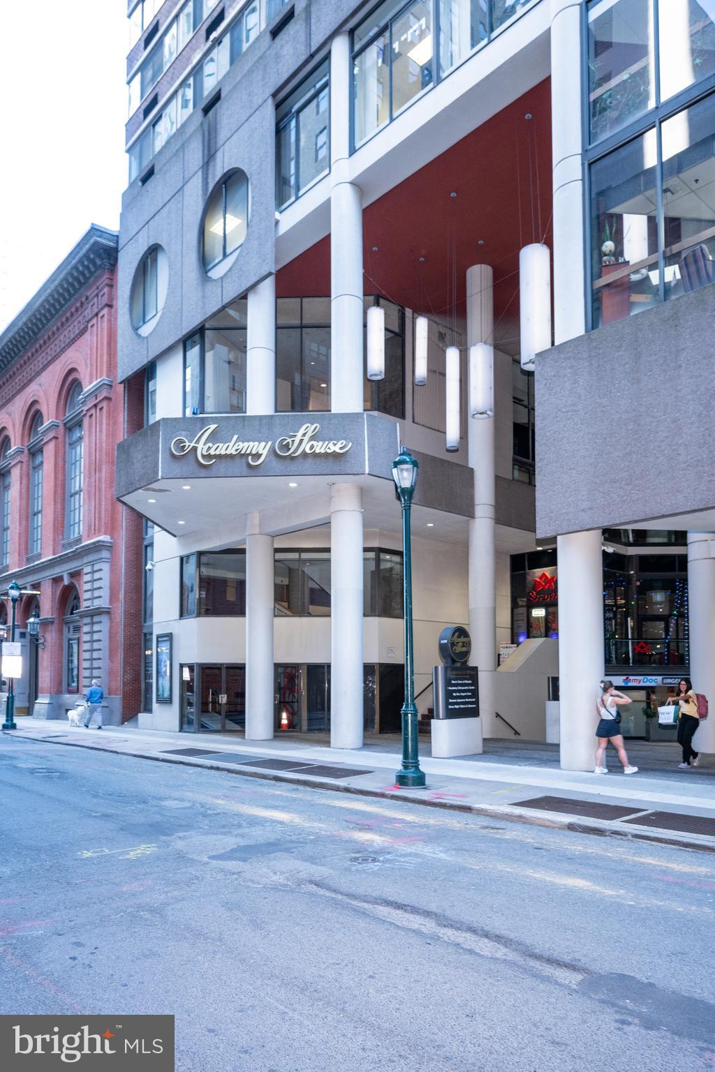 ACADEMY HOUSE - Residential