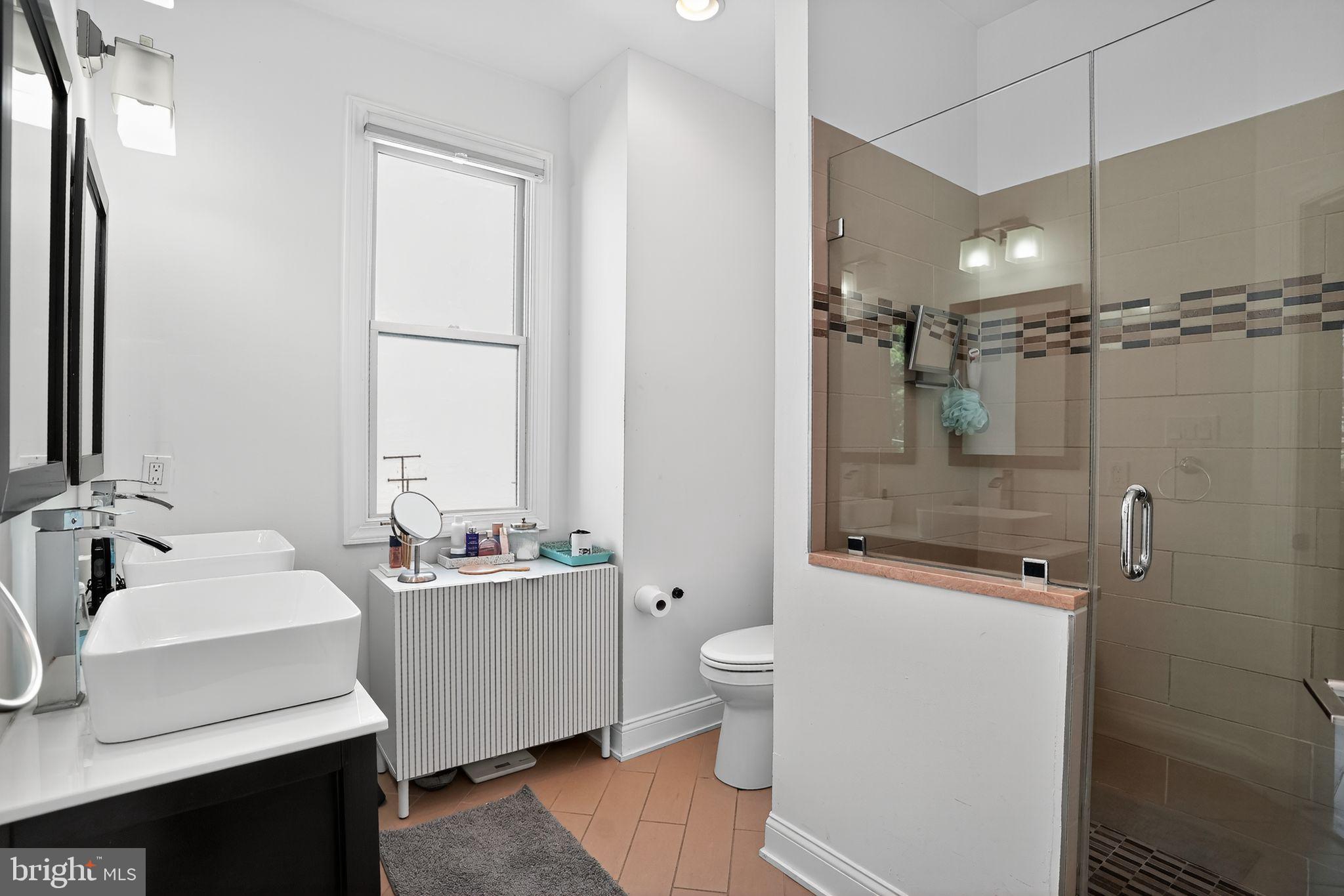 ROXBOROUGH - Residential