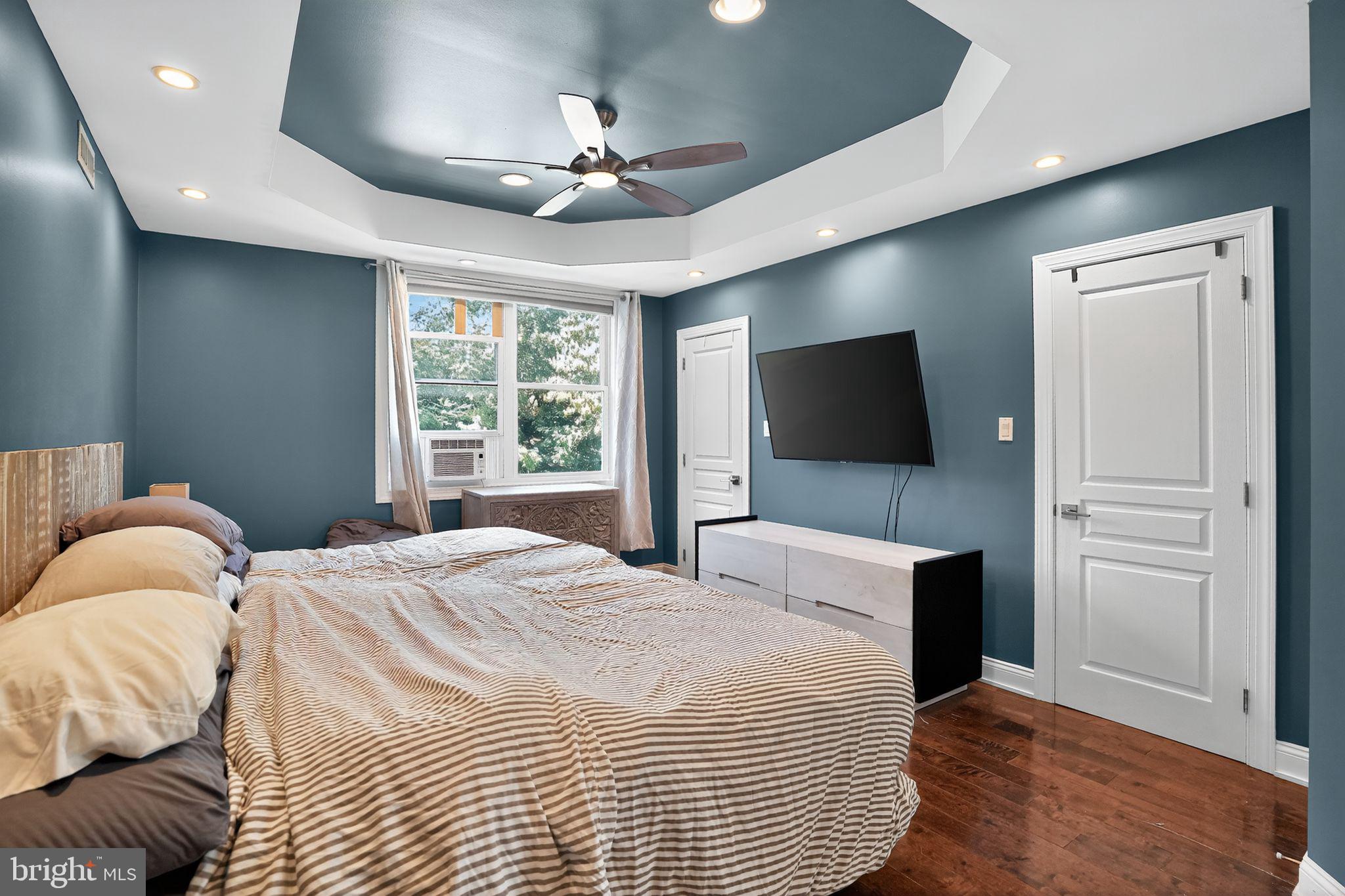 ROXBOROUGH - Residential