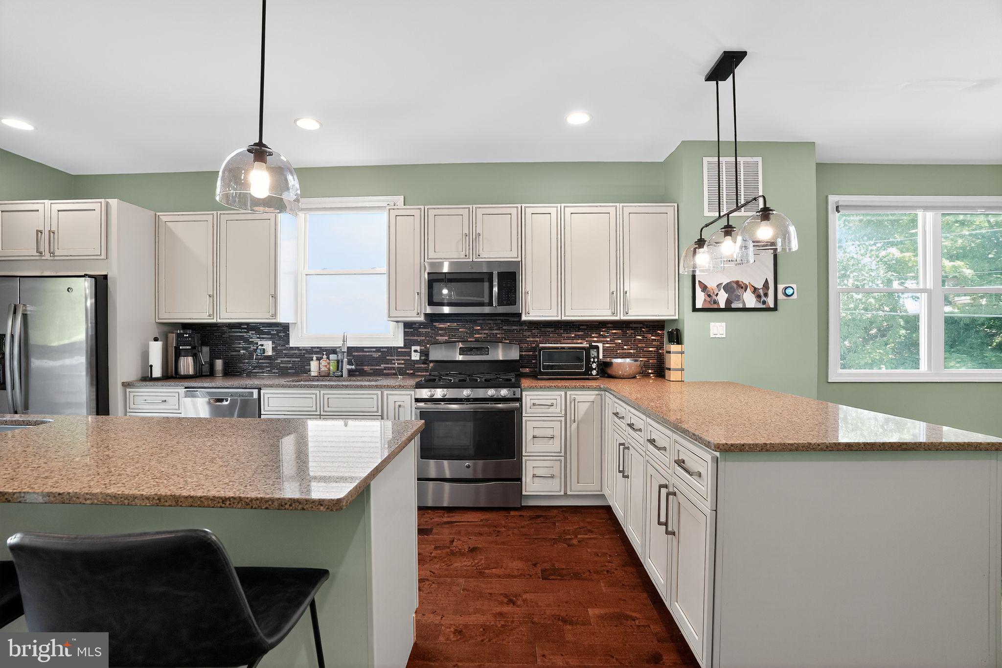 ROXBOROUGH - Residential