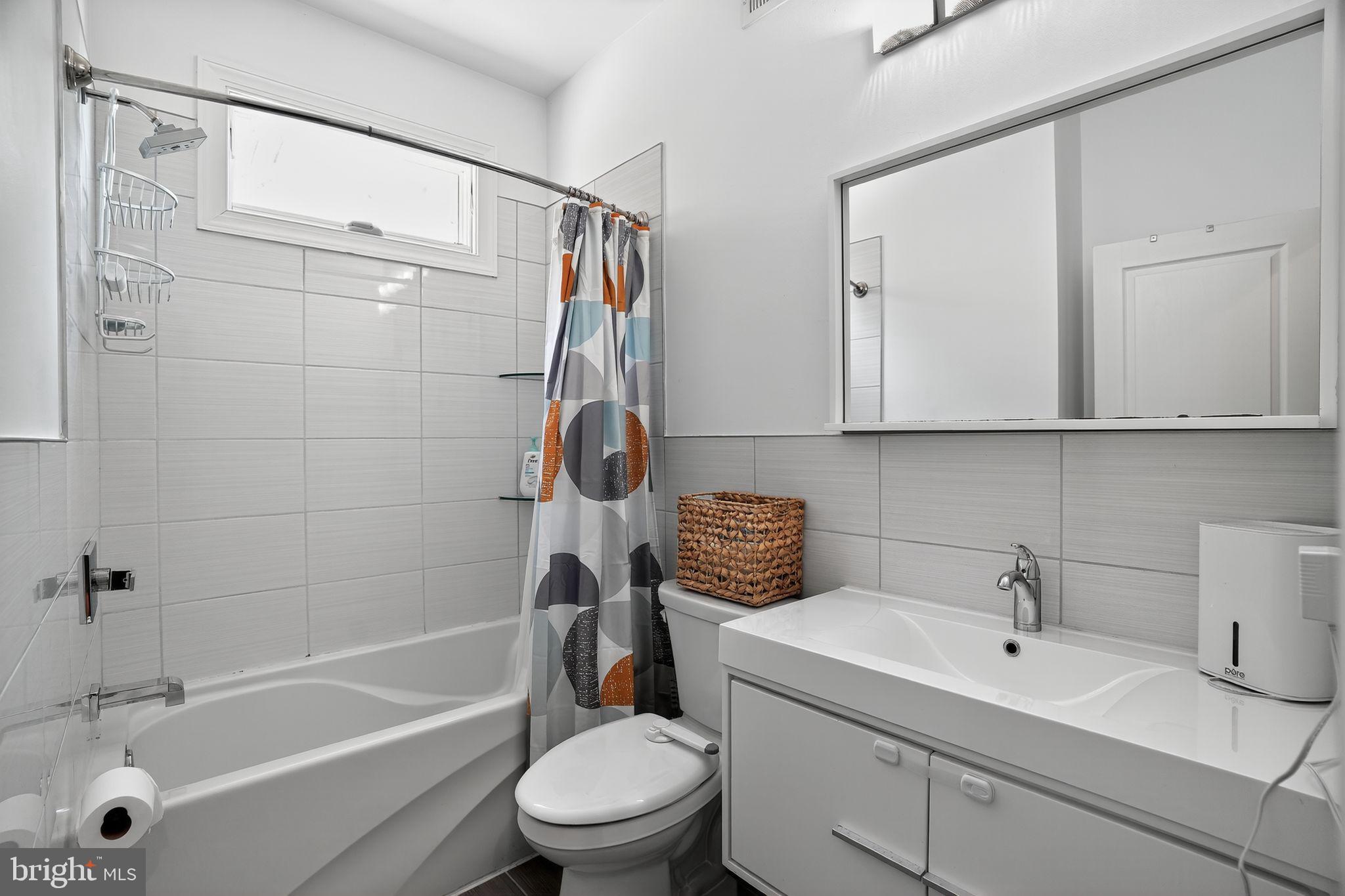 ROXBOROUGH - Residential