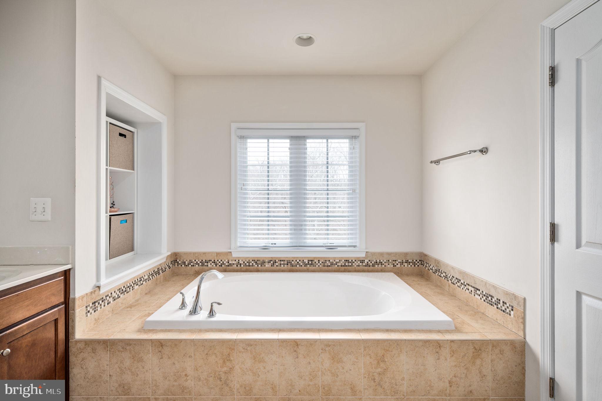 HILLS OF AQUIA - Residential