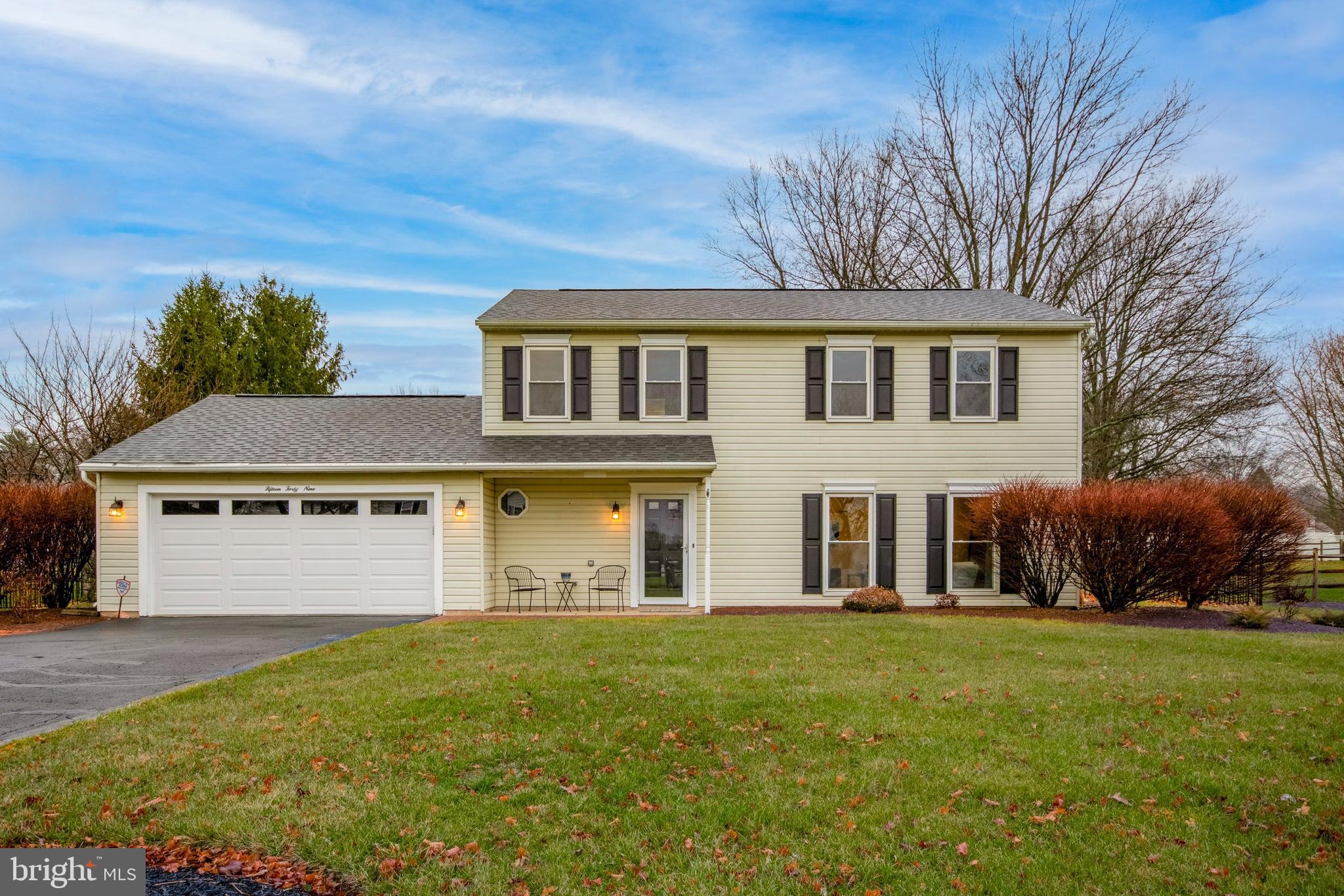 This beautiful colonial home located in the desired neighborhood of Valley Run features 3 bedrooms 2 1/2 bathrooms. Many upgrades in this well maintained home include neutral paint throughout home, laminated flank flooring in foyer, living room, dining room and great room and second floor landing area. Refinished stairs to second floor, Completely updated powder room with new fixtures (2020). Kitchen was updated in 2019 with new appliances and neutral painted cabinets. Kitchen opens to large sunroom which overlooks the large fenced in yard. Two car garage has inside access and additional second floor for storage. Third bedroom has walk up access to spacious attic space.
Very conveniently located close to major highways and all shopping amenities.