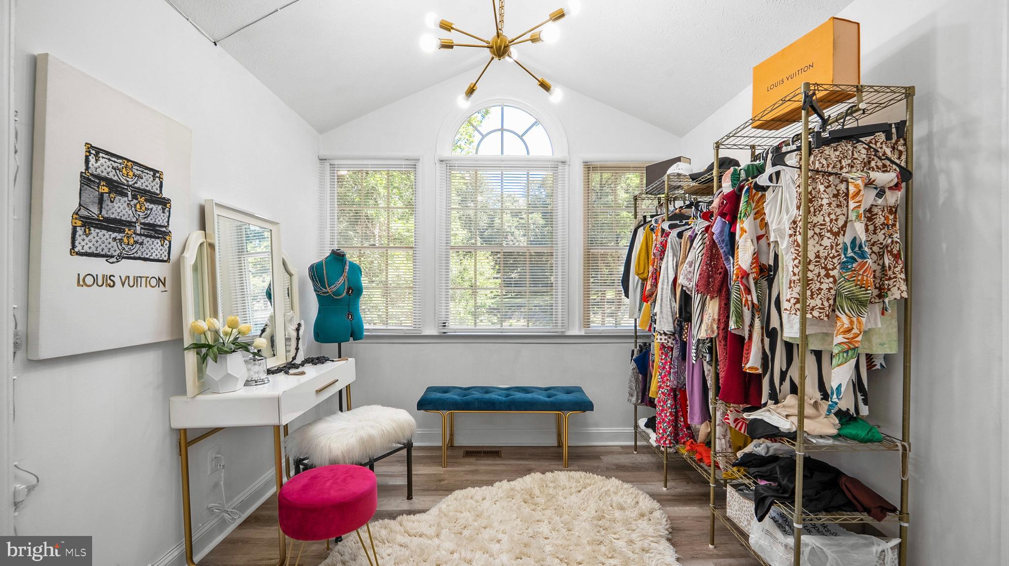 CROMWELL WOODS - Residential