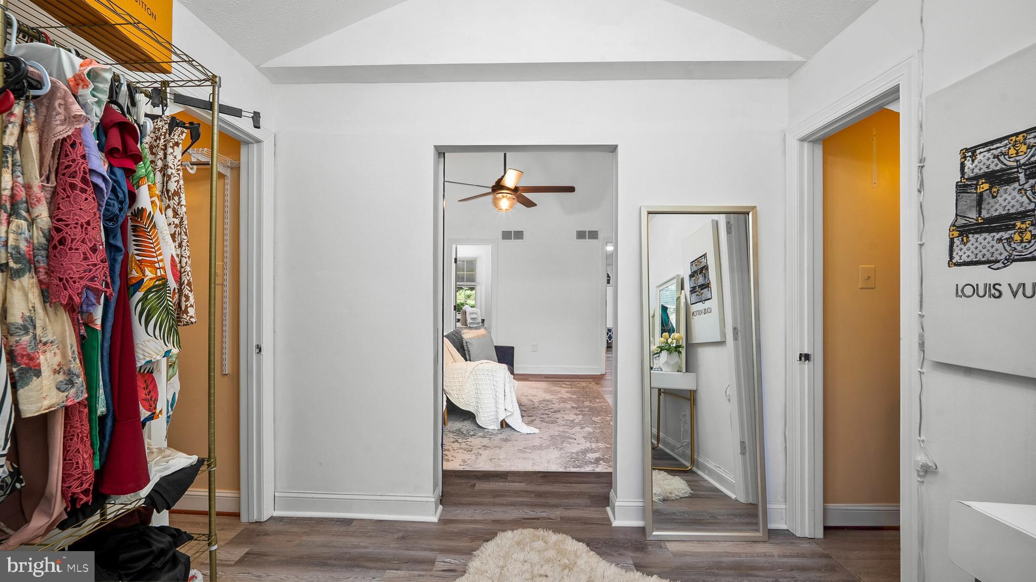 CROMWELL WOODS - Residential