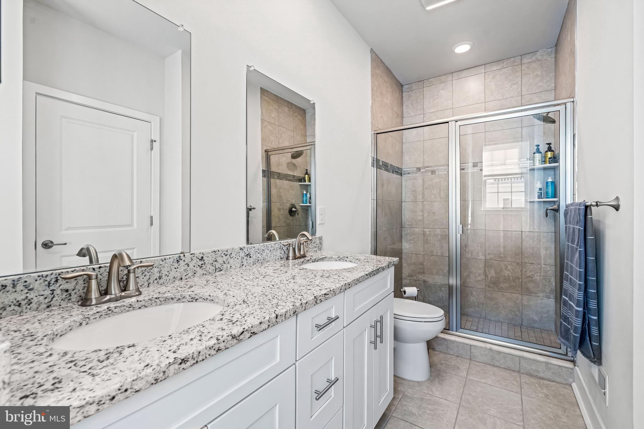 WATERSIDE - Residential