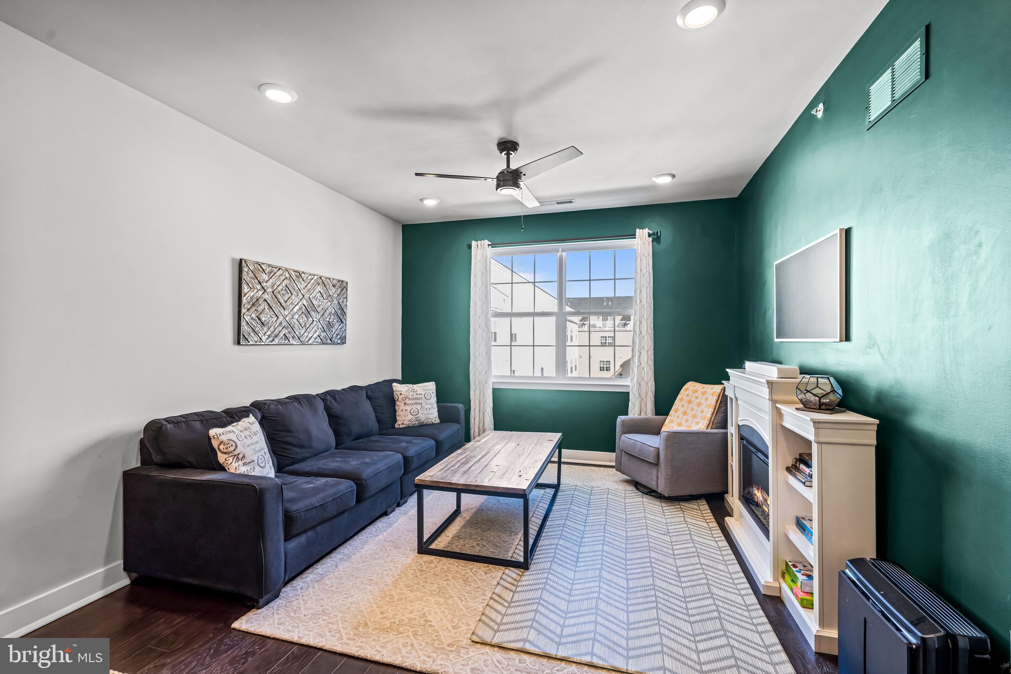 WATERSIDE - Residential