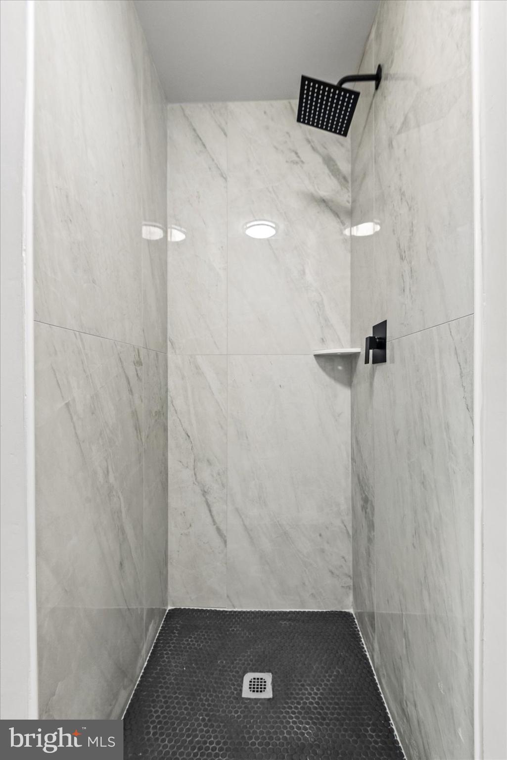 LAKE LAND OR - Residential